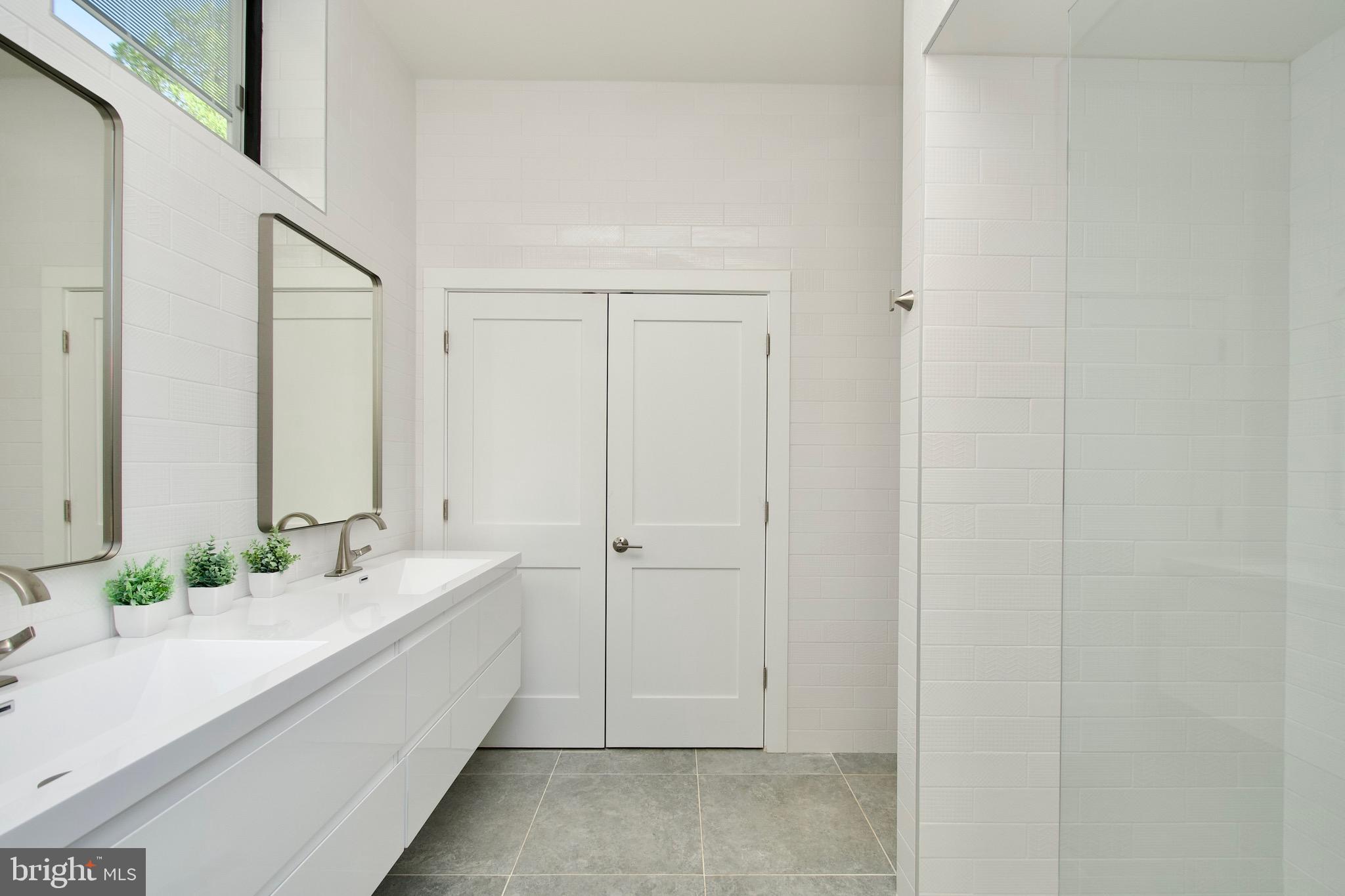 PIMMIT HILLS - Residential