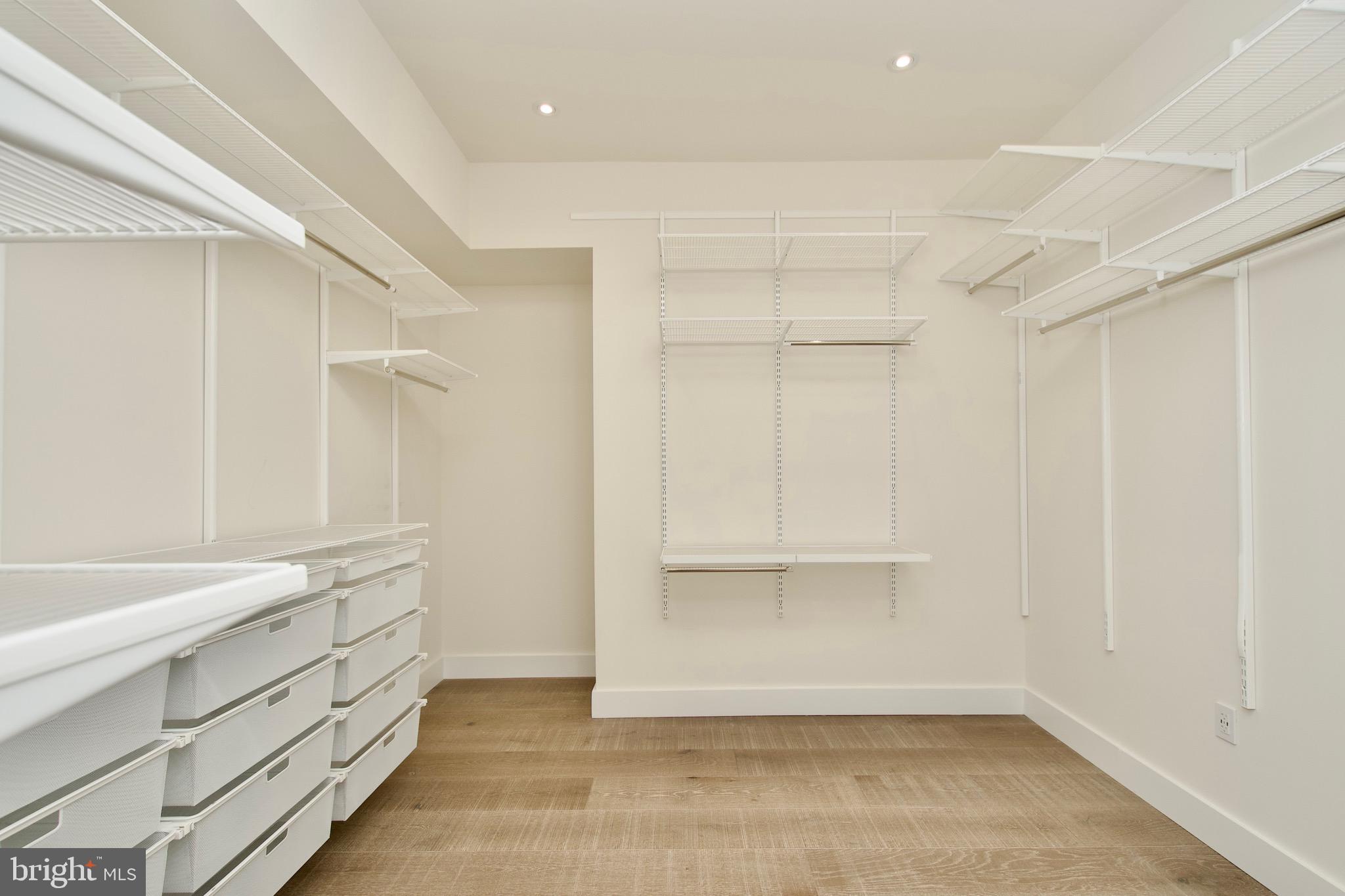 PIMMIT HILLS - Residential