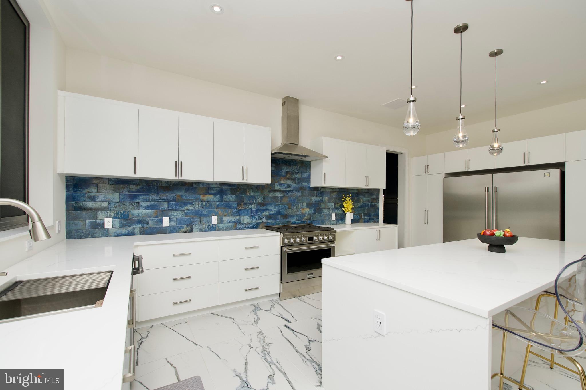 PIMMIT HILLS - Residential