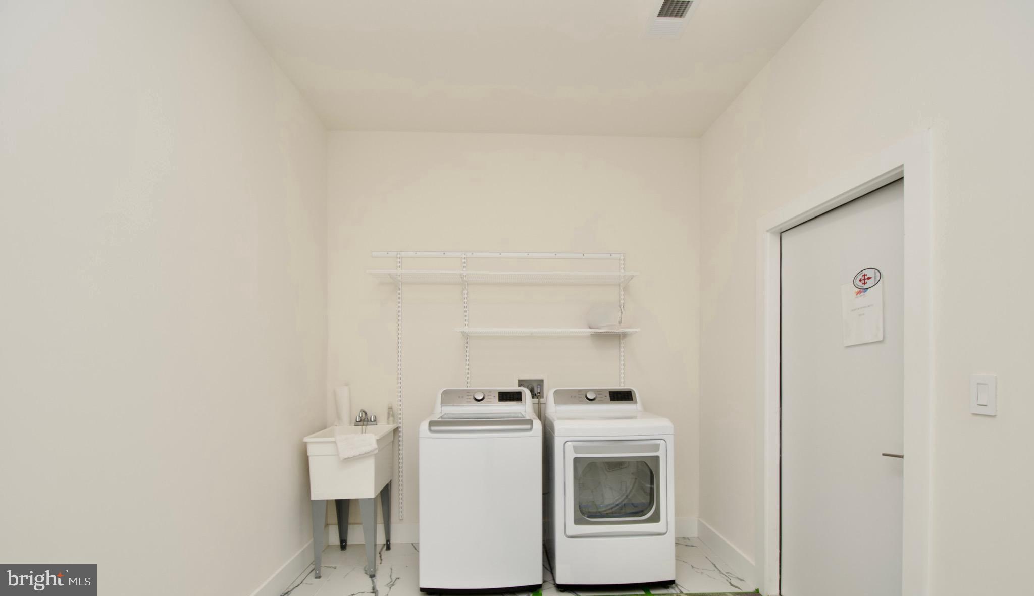 PIMMIT HILLS - Residential