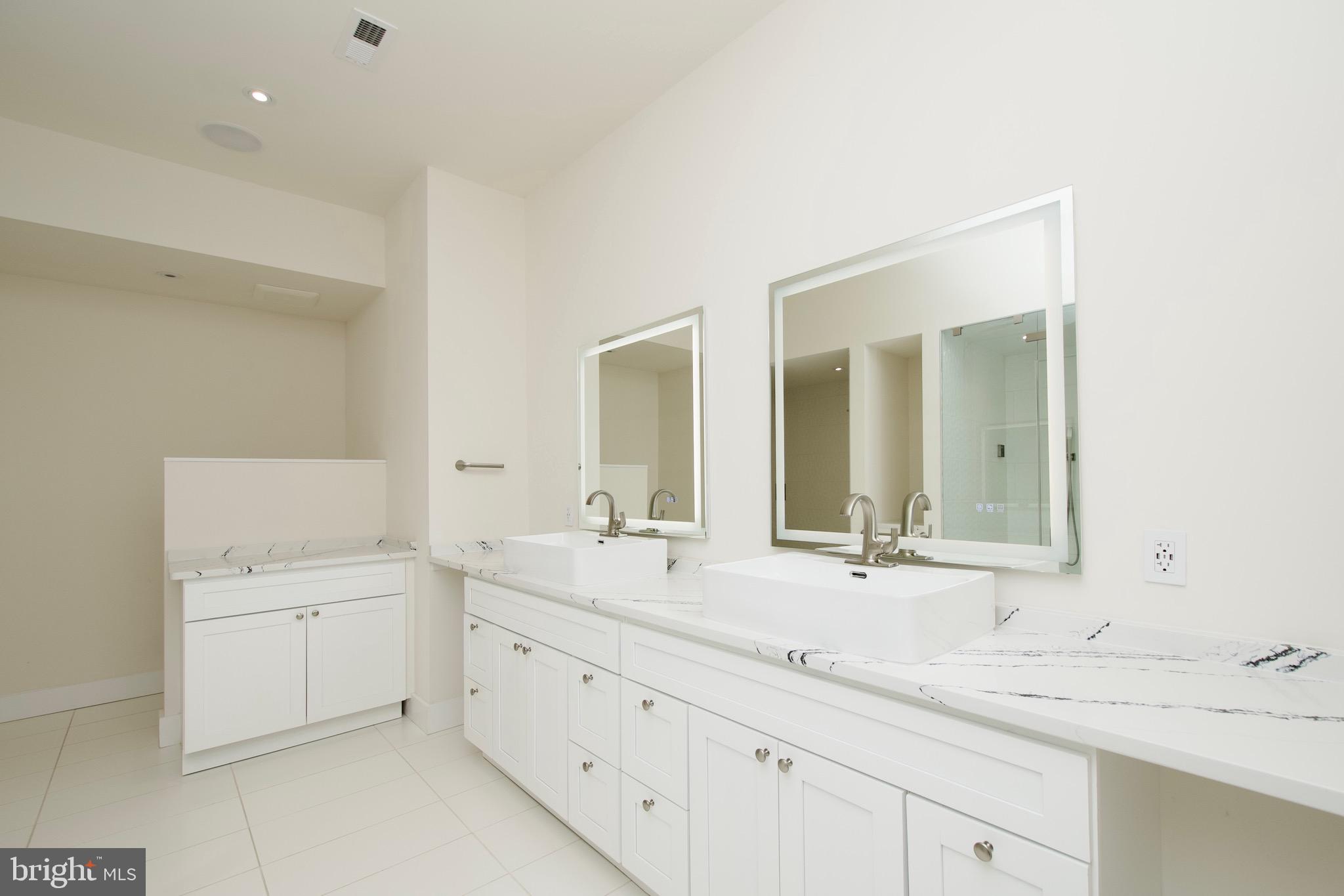 PIMMIT HILLS - Residential