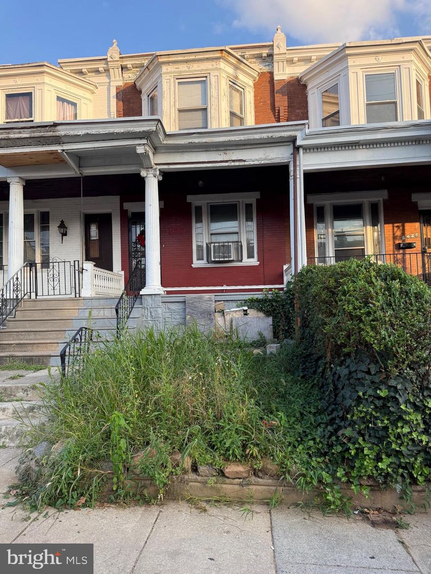 Rowhome for sale in Kinsessing. 3 bedroom 1 bathroom room home. Needs renovation.