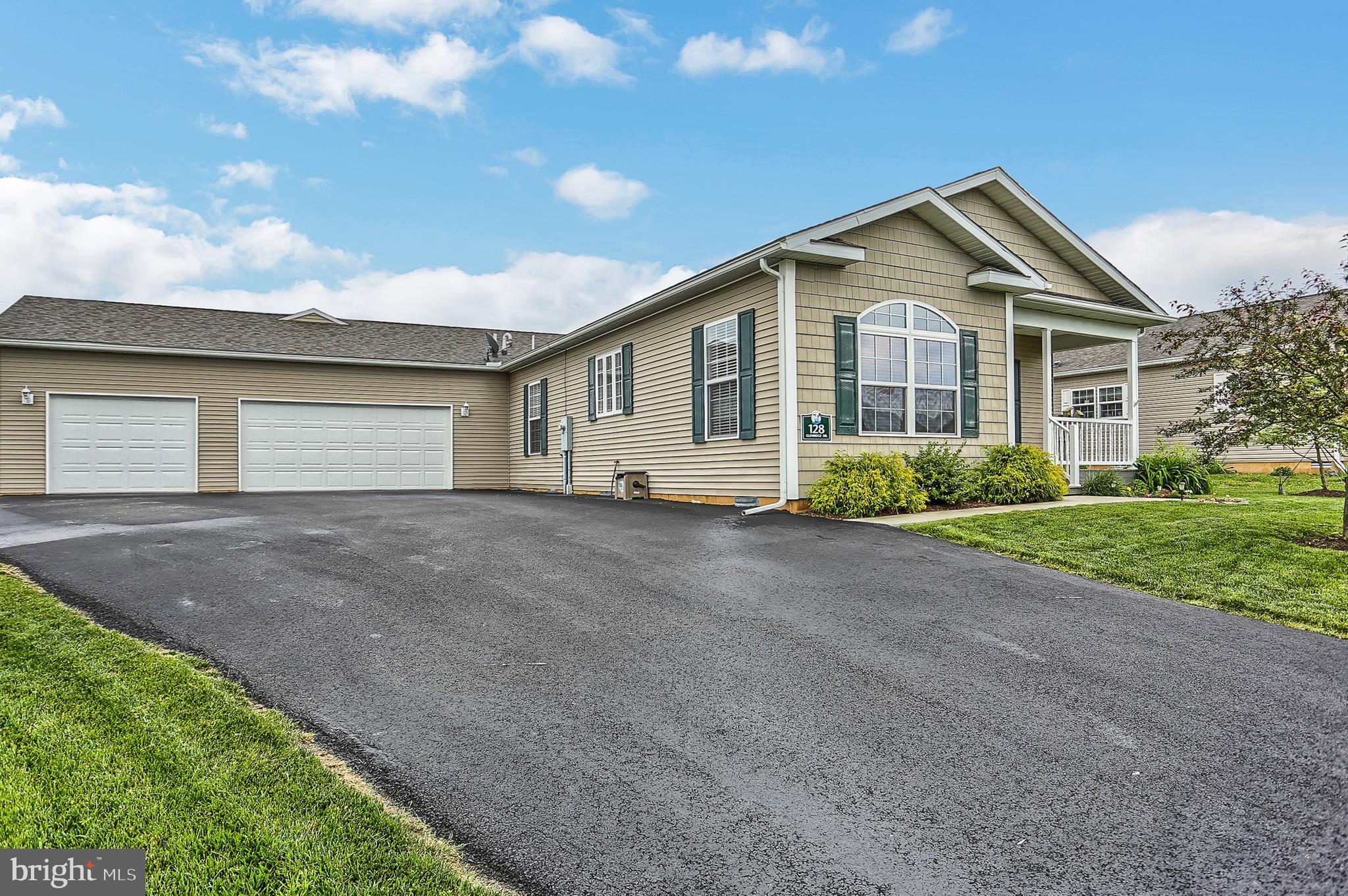 CREEK VIEW 55+ COMMUNITY - Residential