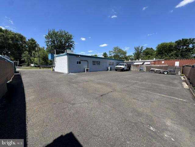 1 MAPLE AVENUE