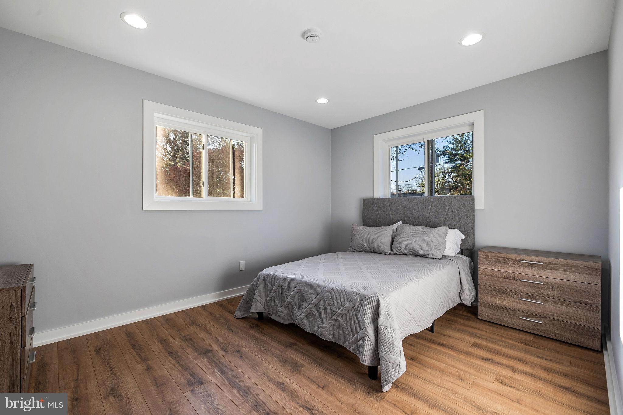 FOREST GLEN KNOLLS - Residential