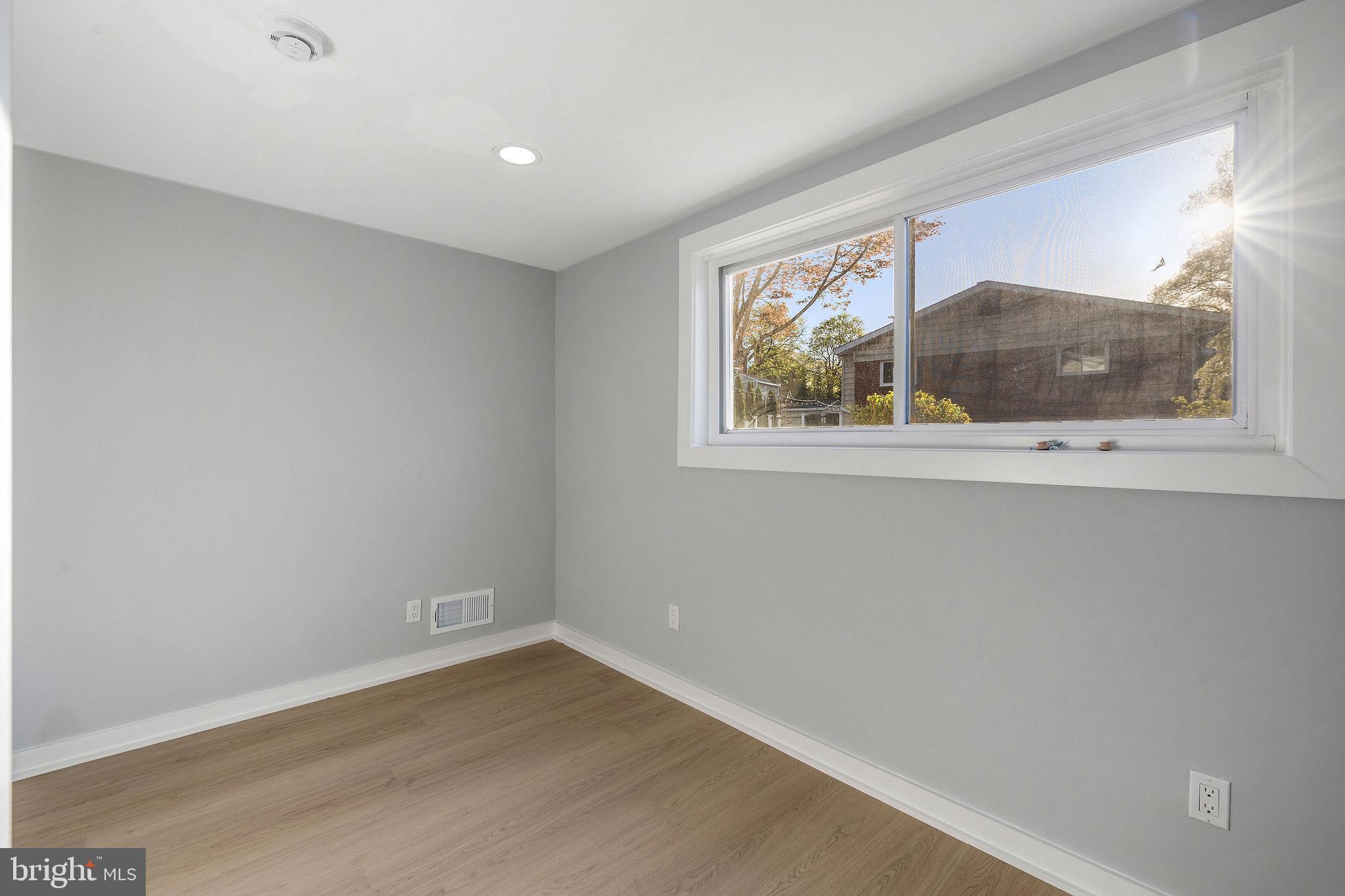 FOREST GLEN KNOLLS - Residential