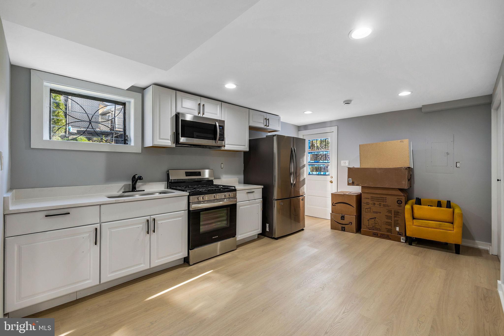 FOREST GLEN KNOLLS - Residential