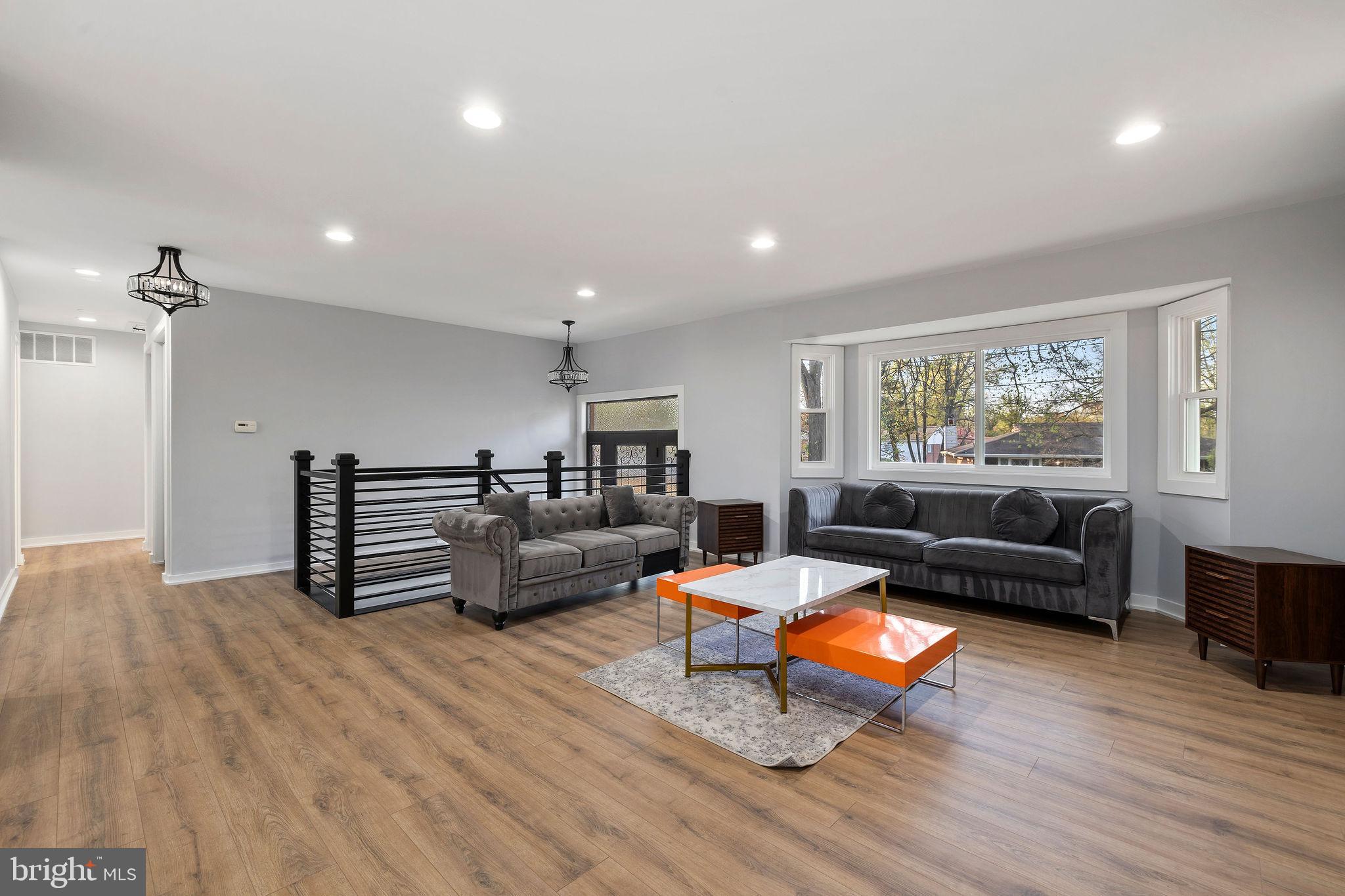 FOREST GLEN KNOLLS - Residential