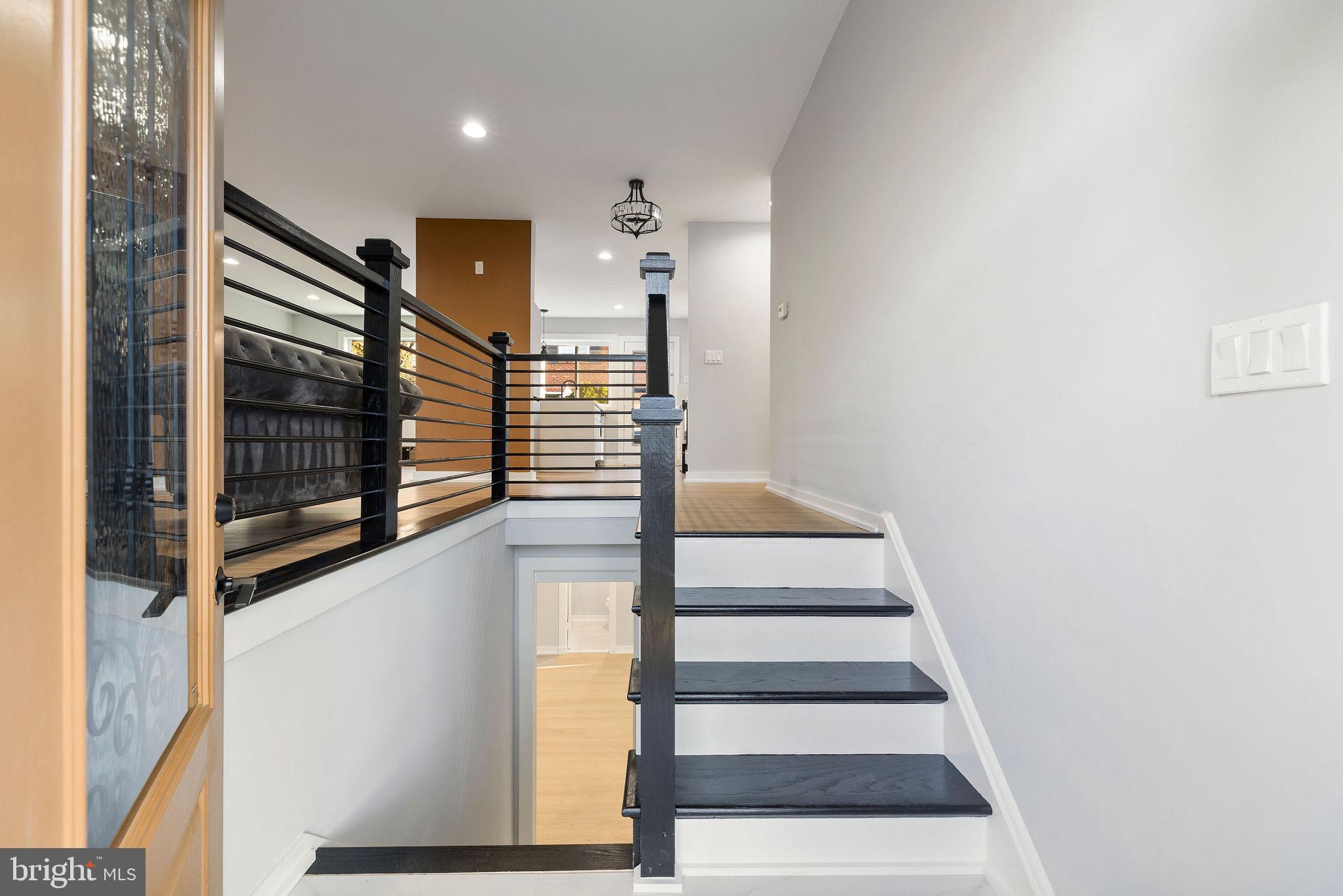 FOREST GLEN KNOLLS - Residential