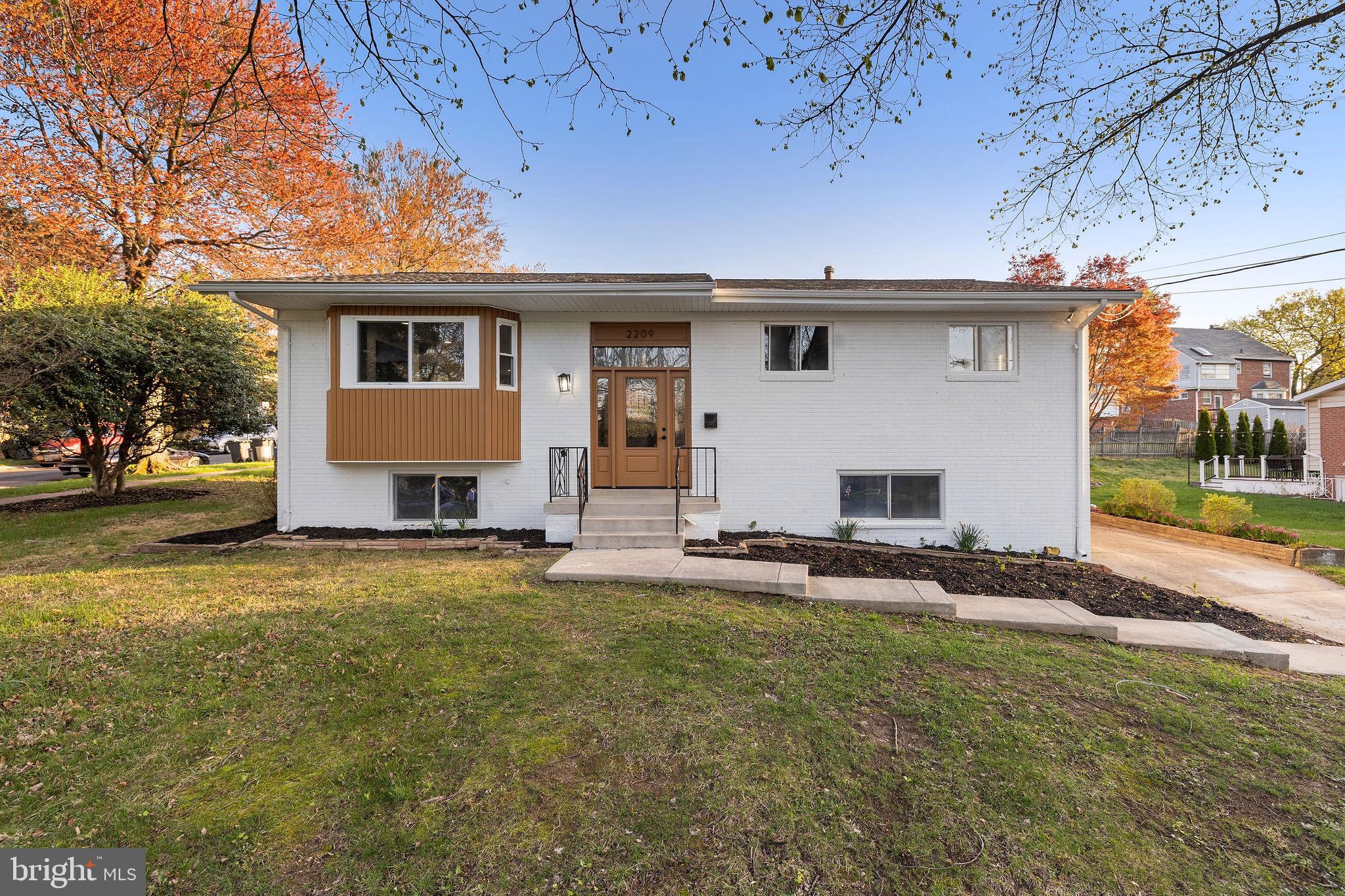 FOREST GLEN KNOLLS - Residential