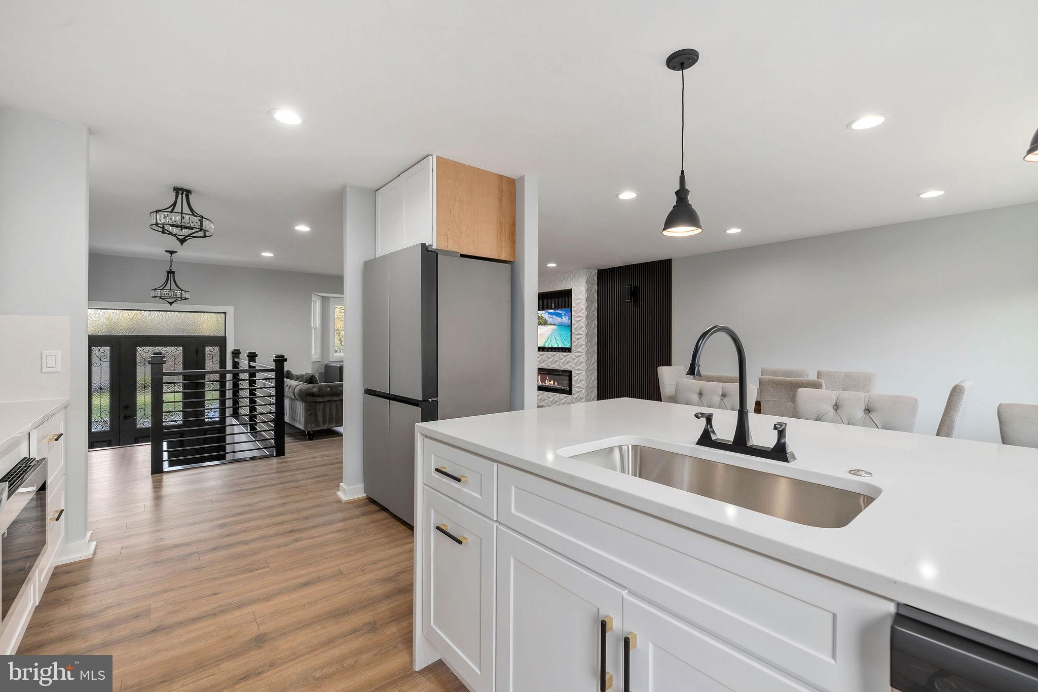 FOREST GLEN KNOLLS - Residential