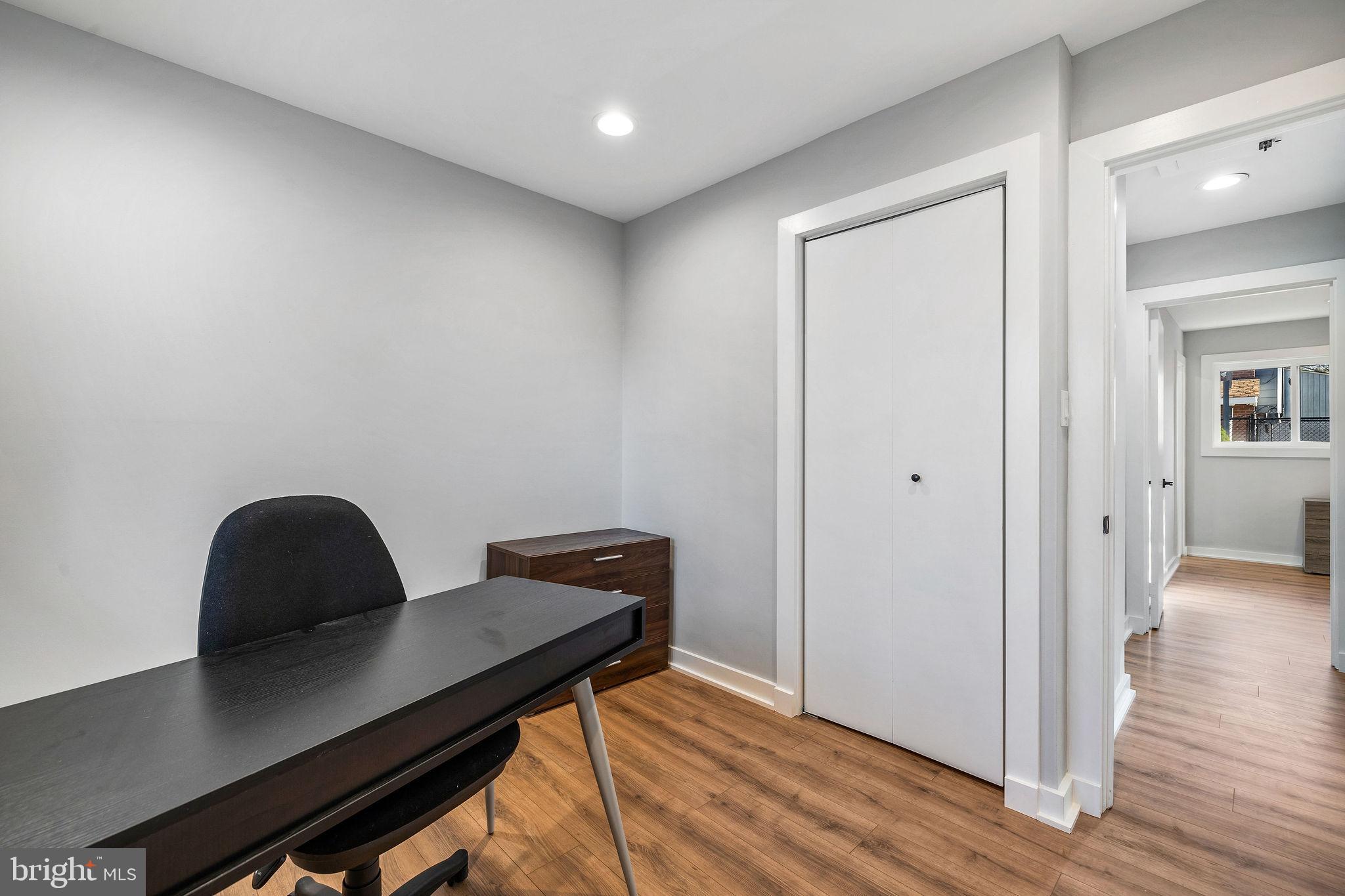 FOREST GLEN KNOLLS - Residential