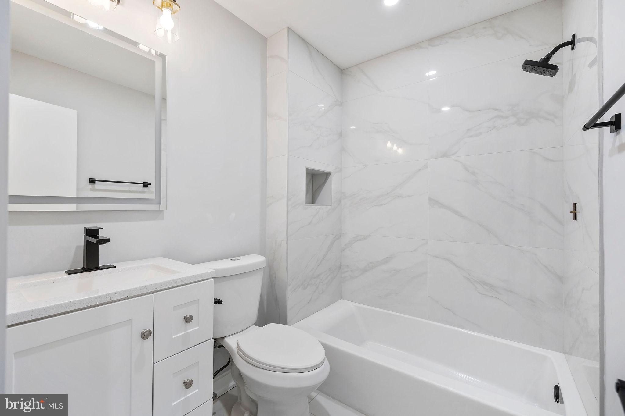 FOREST GLEN KNOLLS - Residential