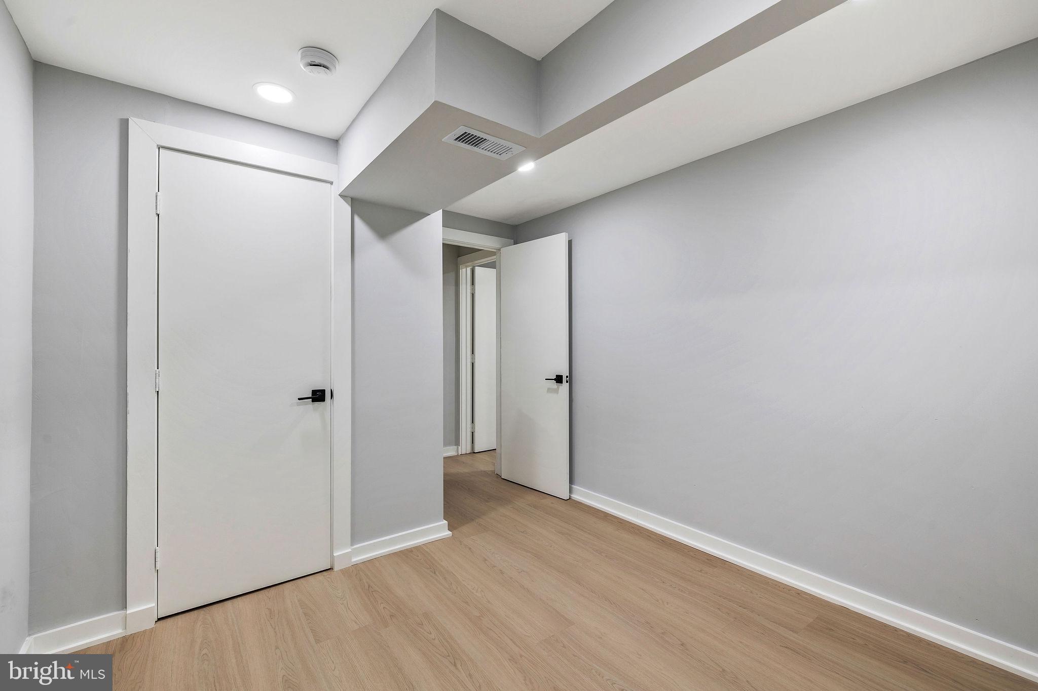 FOREST GLEN KNOLLS - Residential