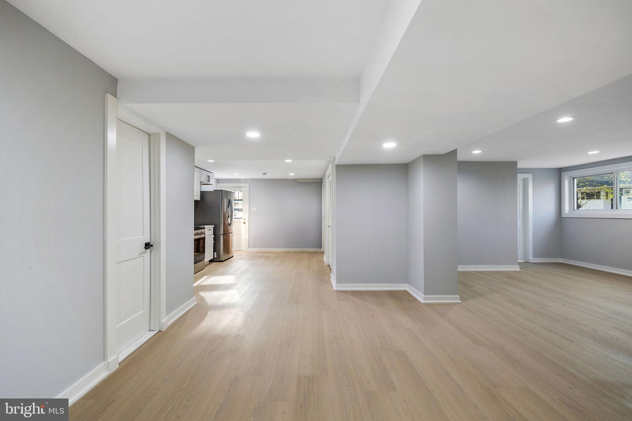 FOREST GLEN KNOLLS - Residential