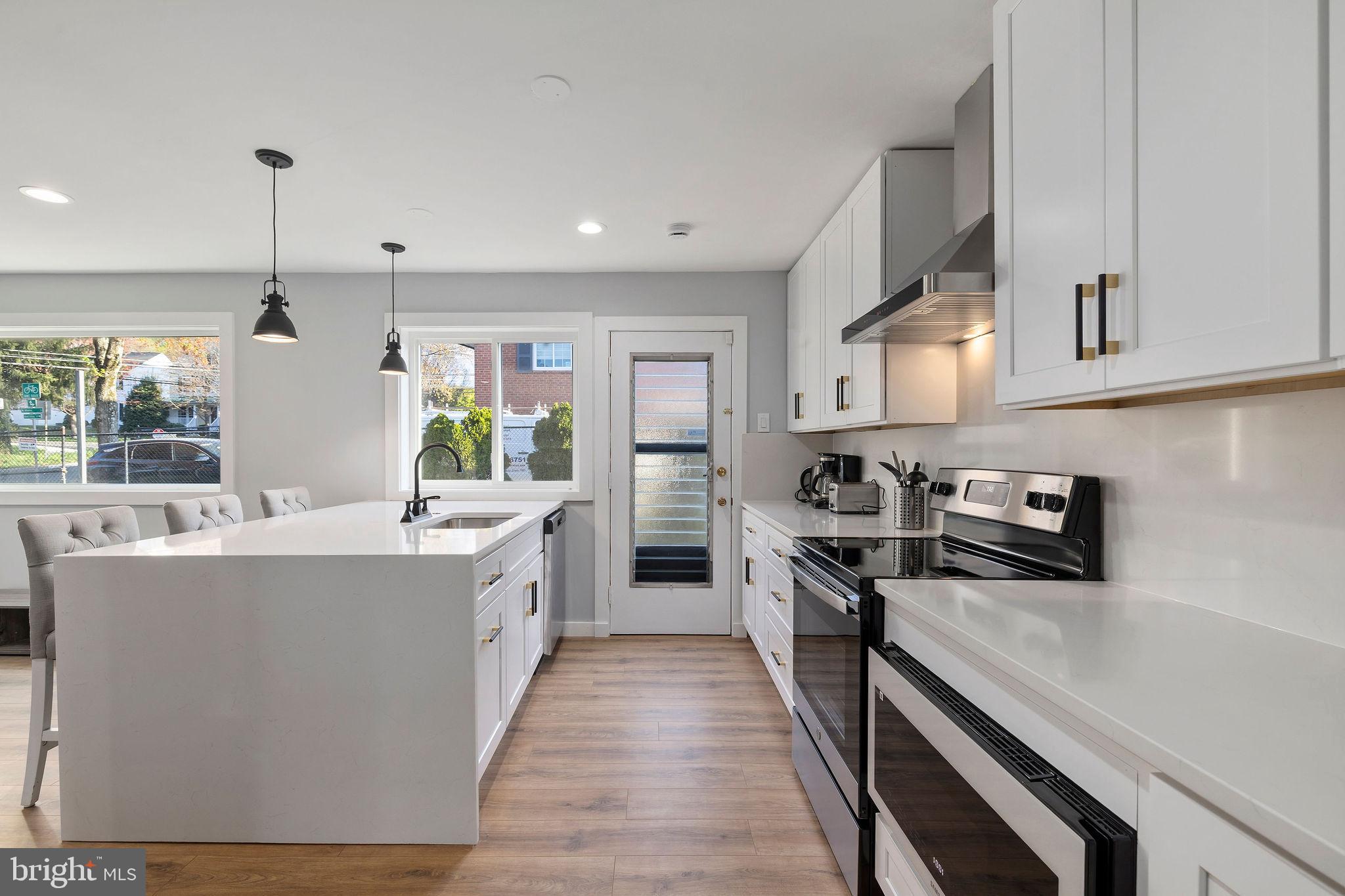 FOREST GLEN KNOLLS - Residential