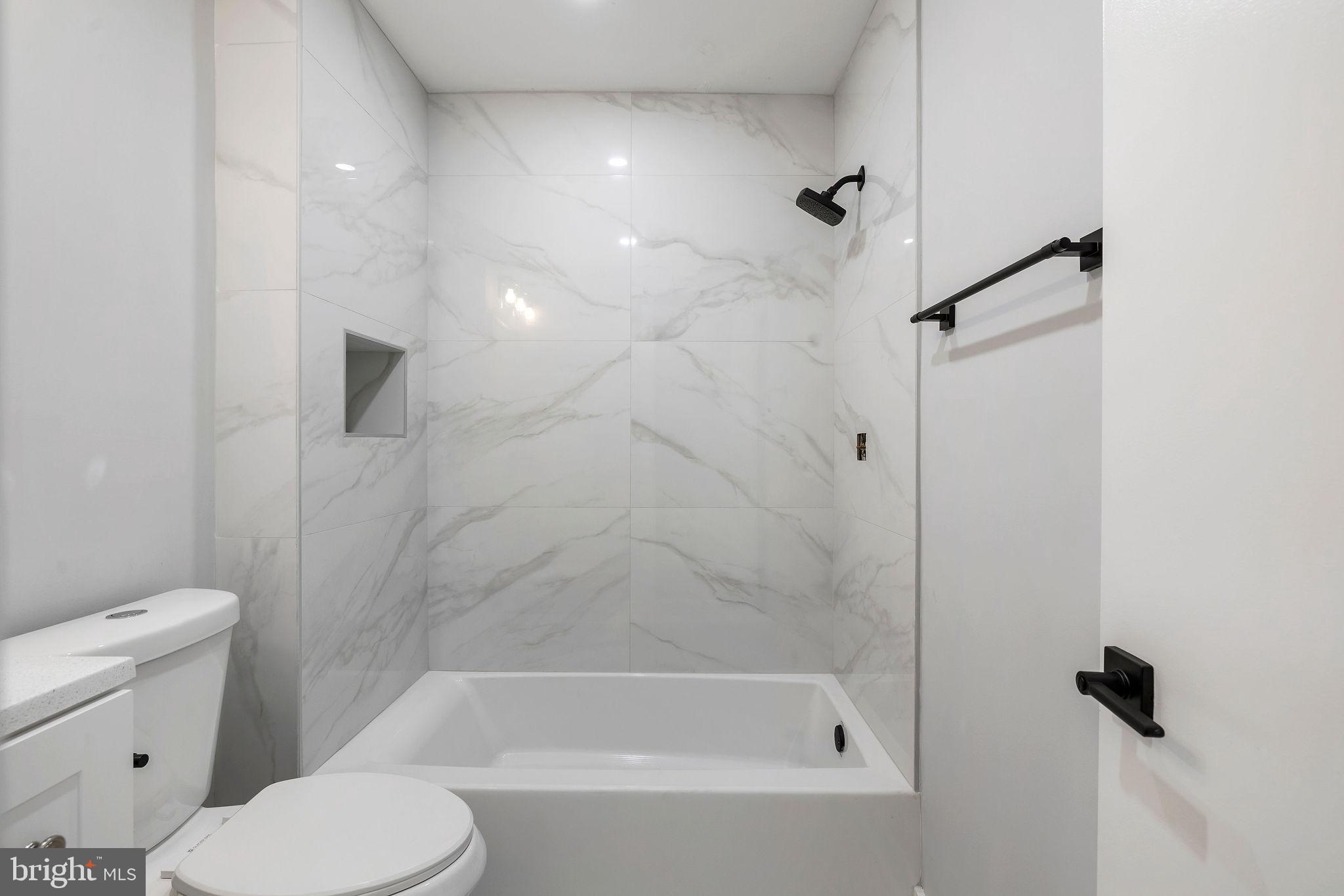 FOREST GLEN KNOLLS - Residential