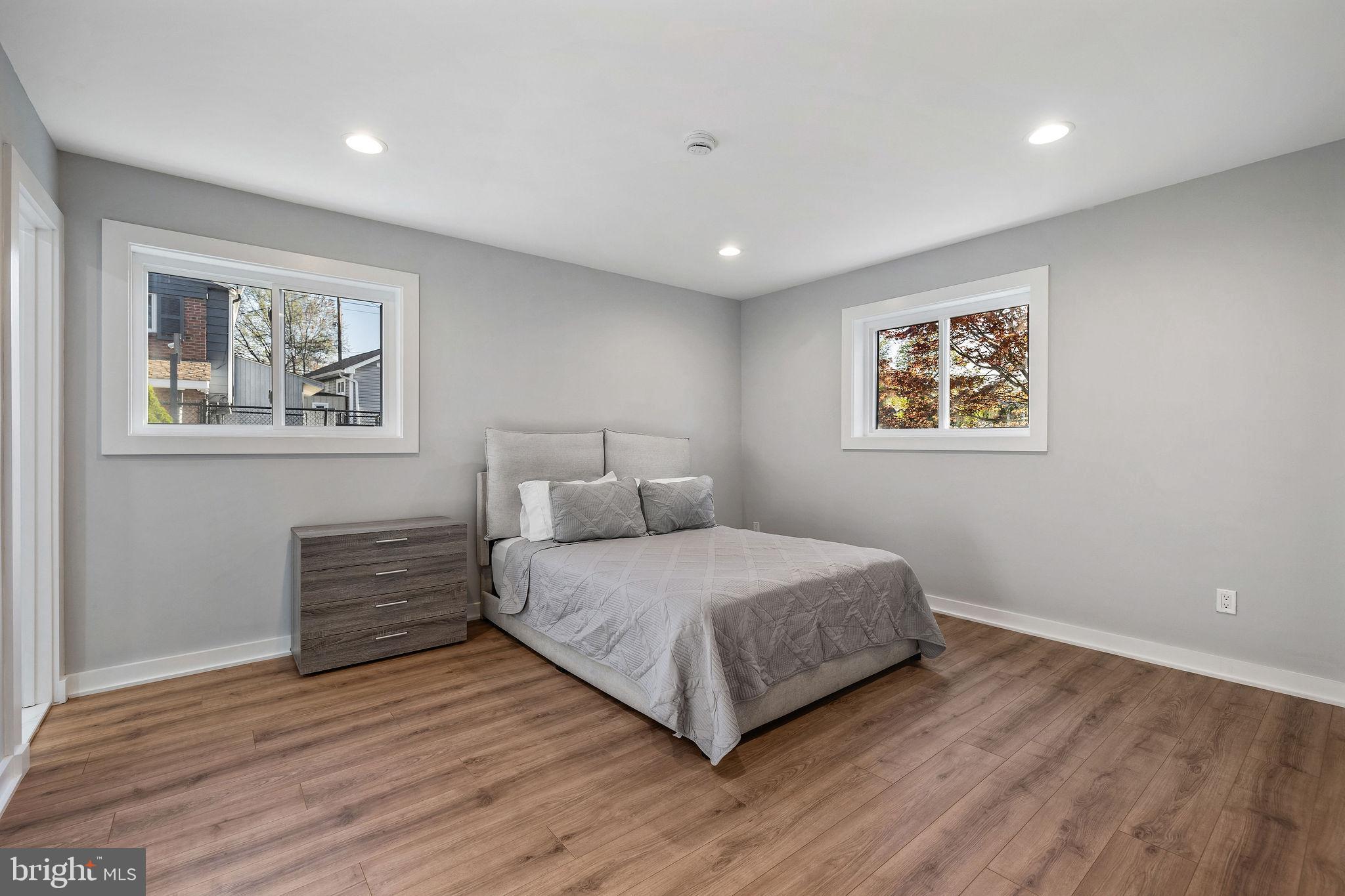 FOREST GLEN KNOLLS - Residential