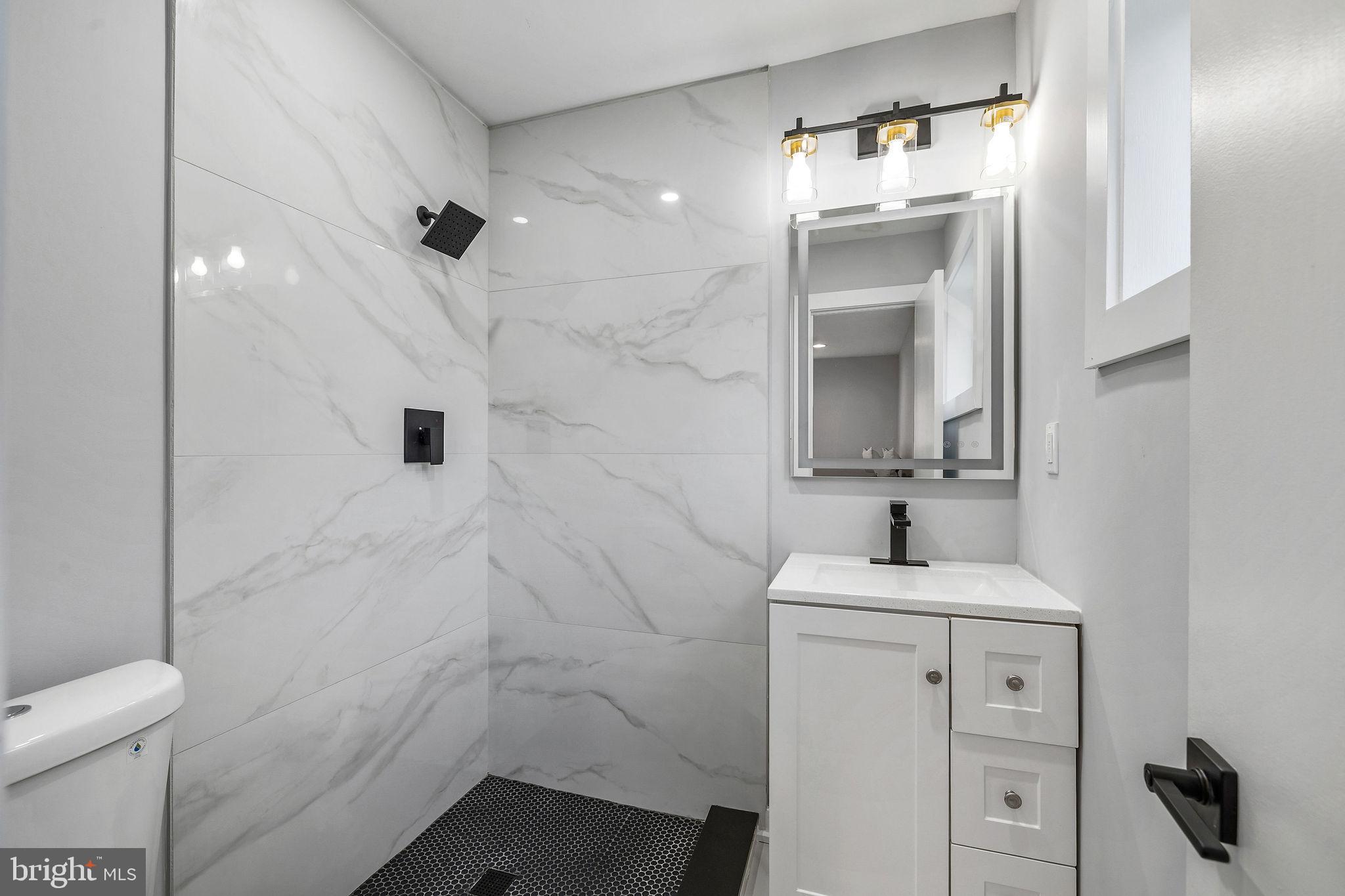 FOREST GLEN KNOLLS - Residential