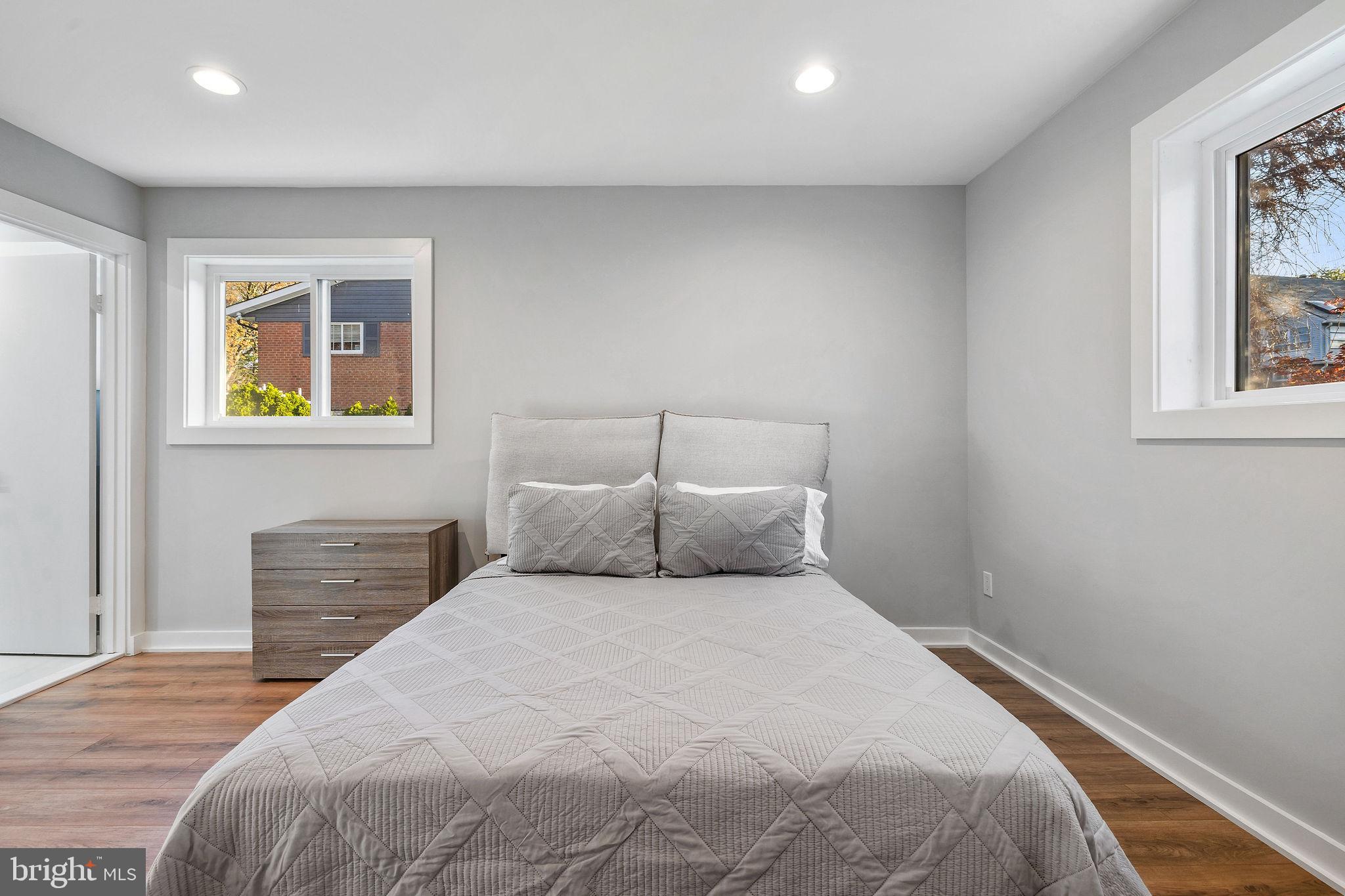 FOREST GLEN KNOLLS - Residential