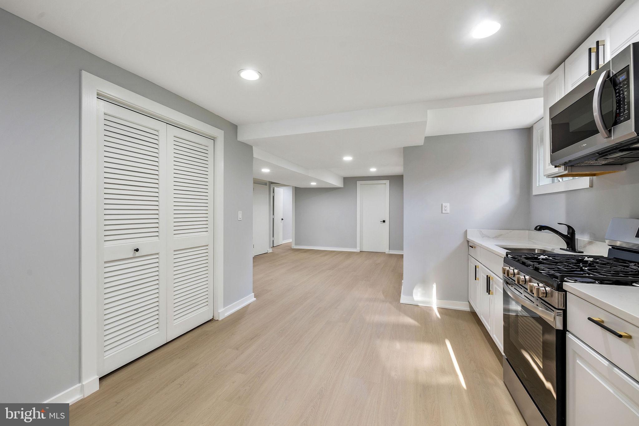 FOREST GLEN KNOLLS - Residential