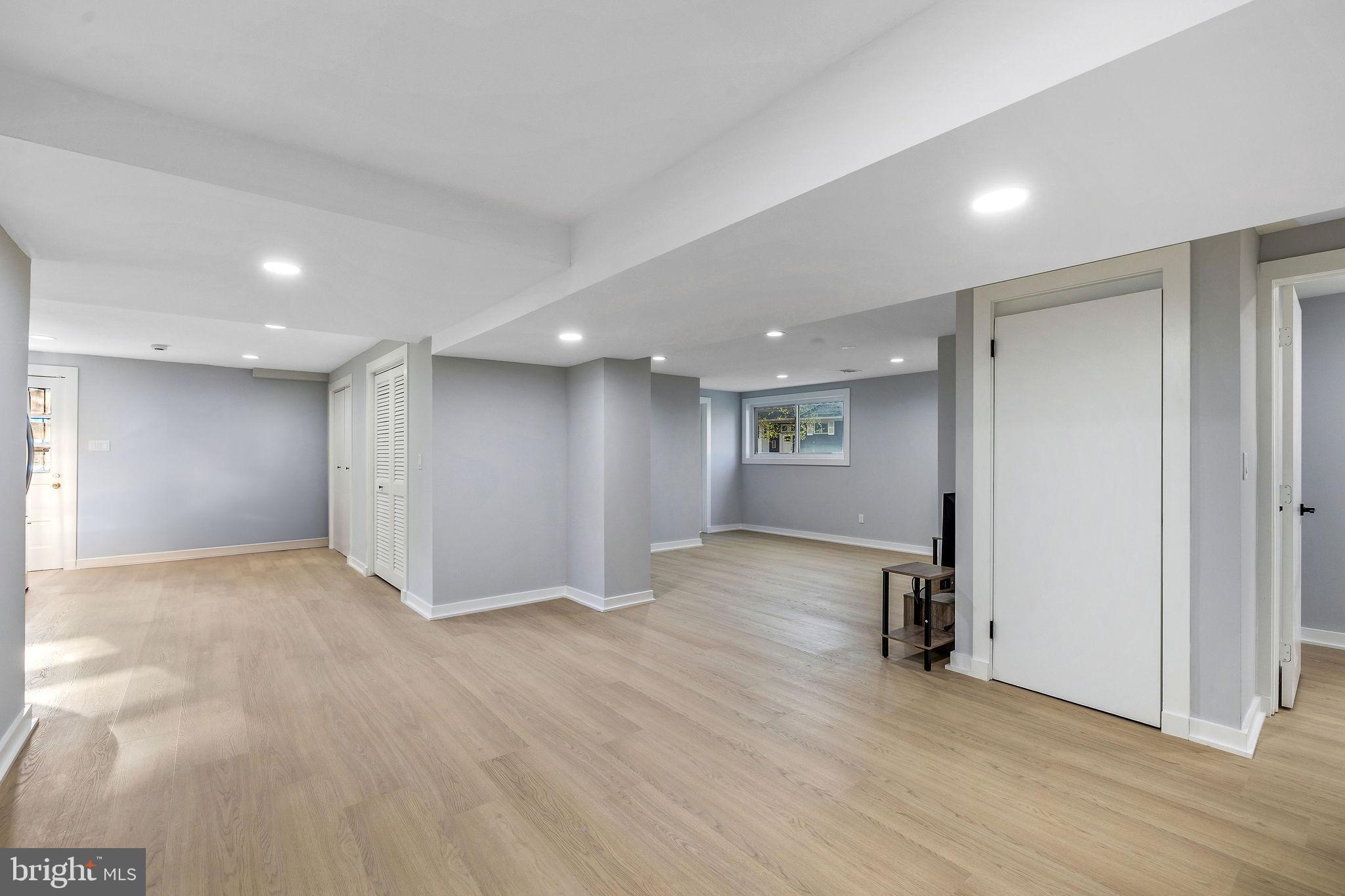 FOREST GLEN KNOLLS - Residential