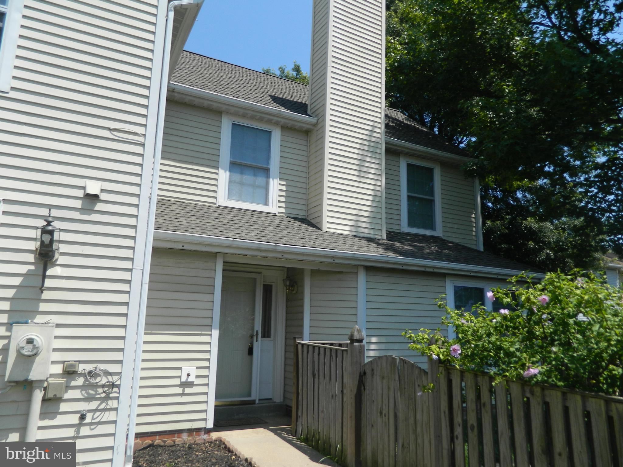 RIVERSIDE - Residential Lease