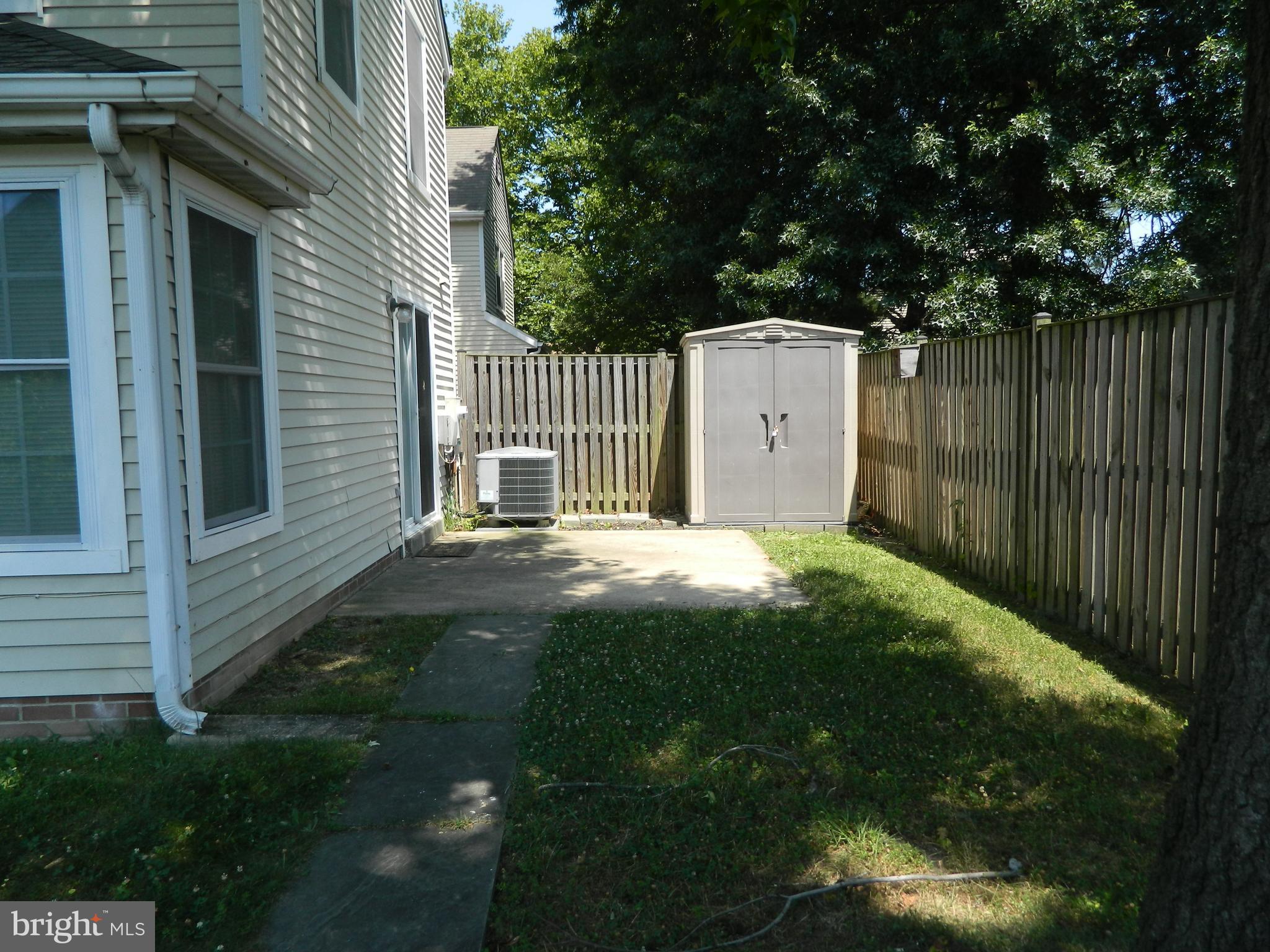 RIVERSIDE - Residential Lease