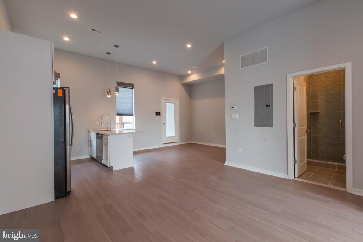 MANAYUNK - Residential Lease
