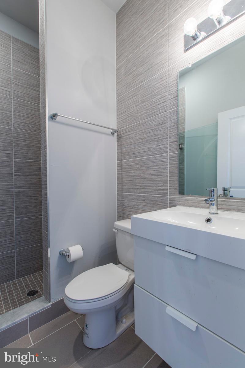 MANAYUNK - Residential Lease