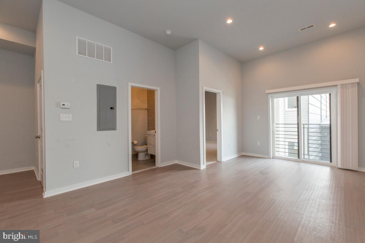 MANAYUNK - Residential Lease