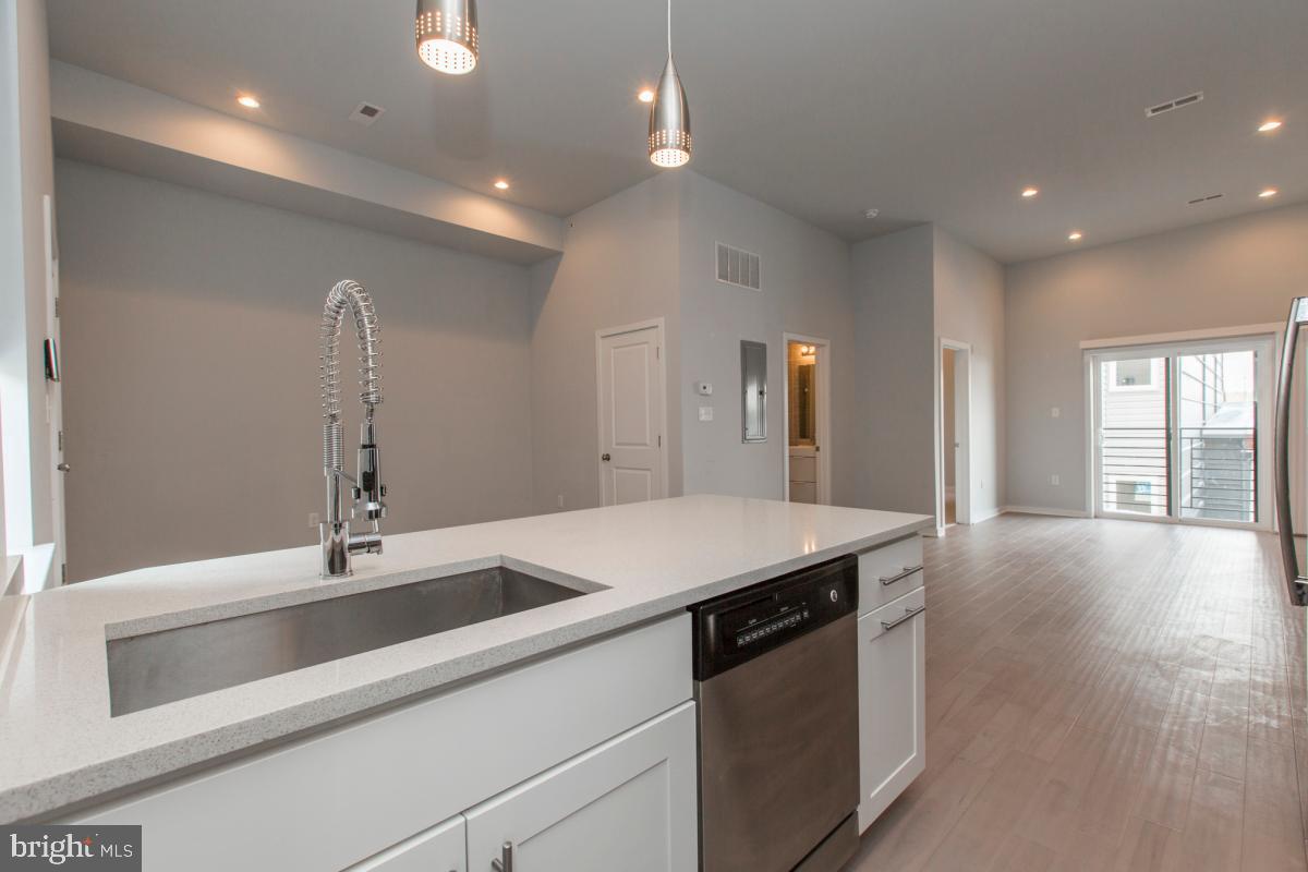 MANAYUNK - Residential Lease