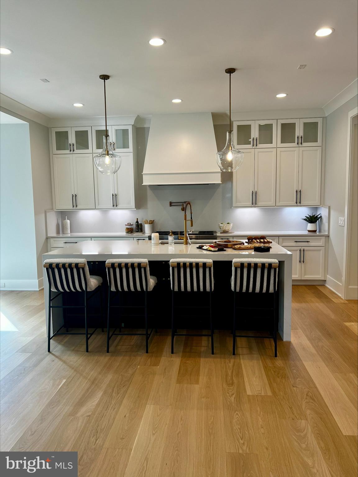 3319 HEMLOCK DRIVE