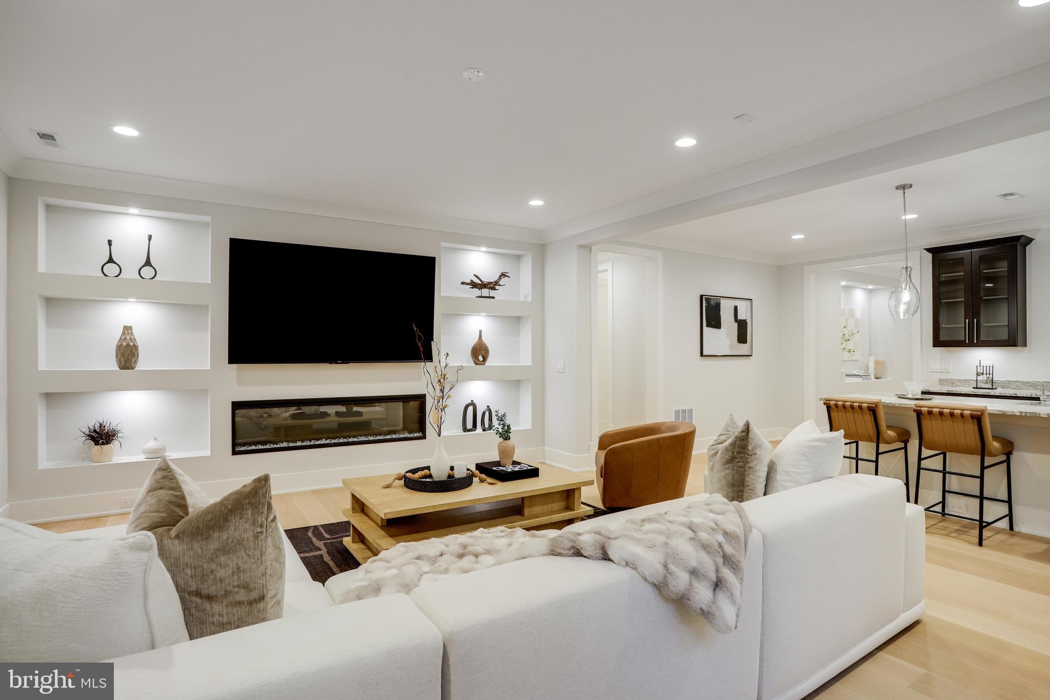 HOLMES RUN ACRES - Residential