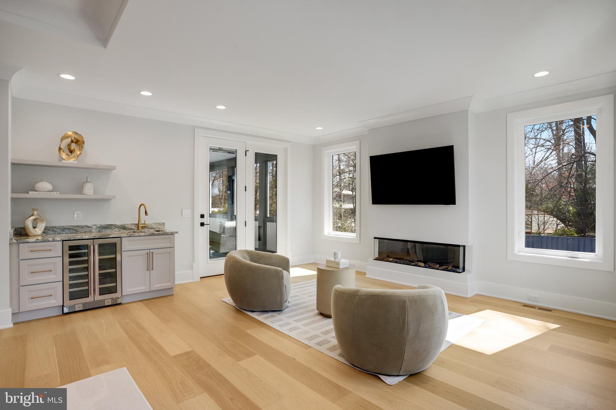 HOLMES RUN ACRES - Residential