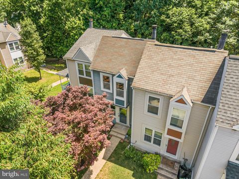 Townhouse For Sale - 15203 Valley Stream Drive<br/> WOODBRIDGE, VA 22191