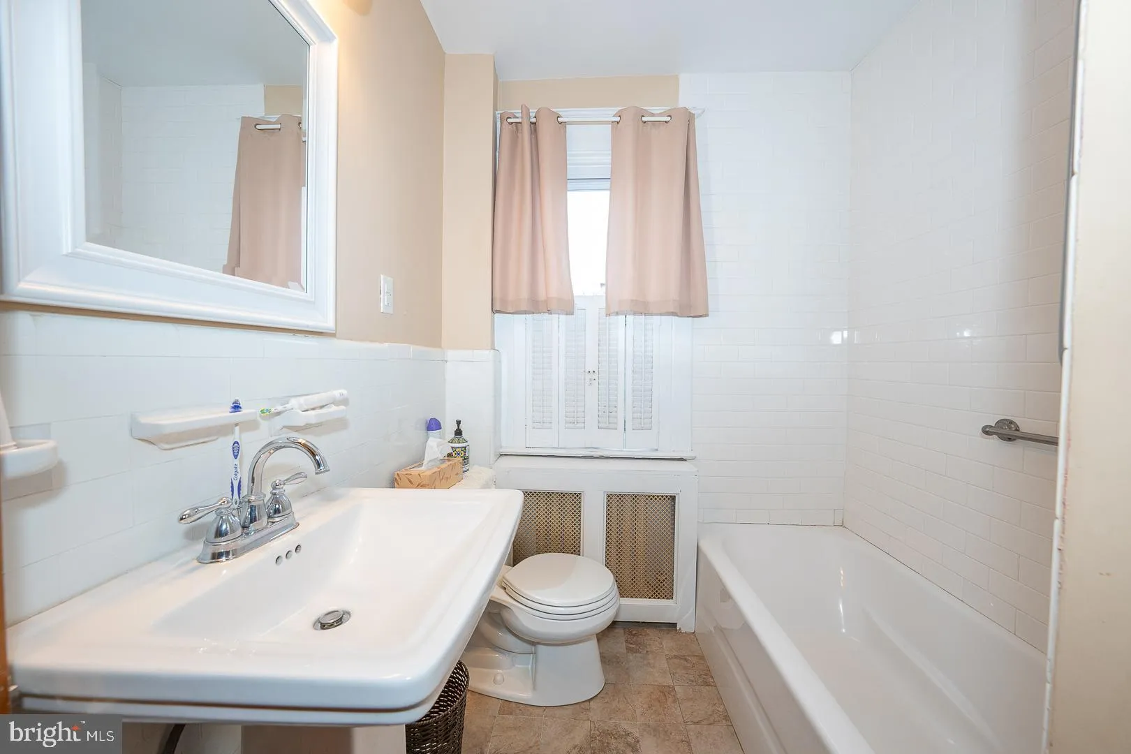 Havertown, Pennsylvania 19083, United States, 4 Bedrooms Bedrooms, ,2 BathroomsBathrooms,Residential,Active,253427