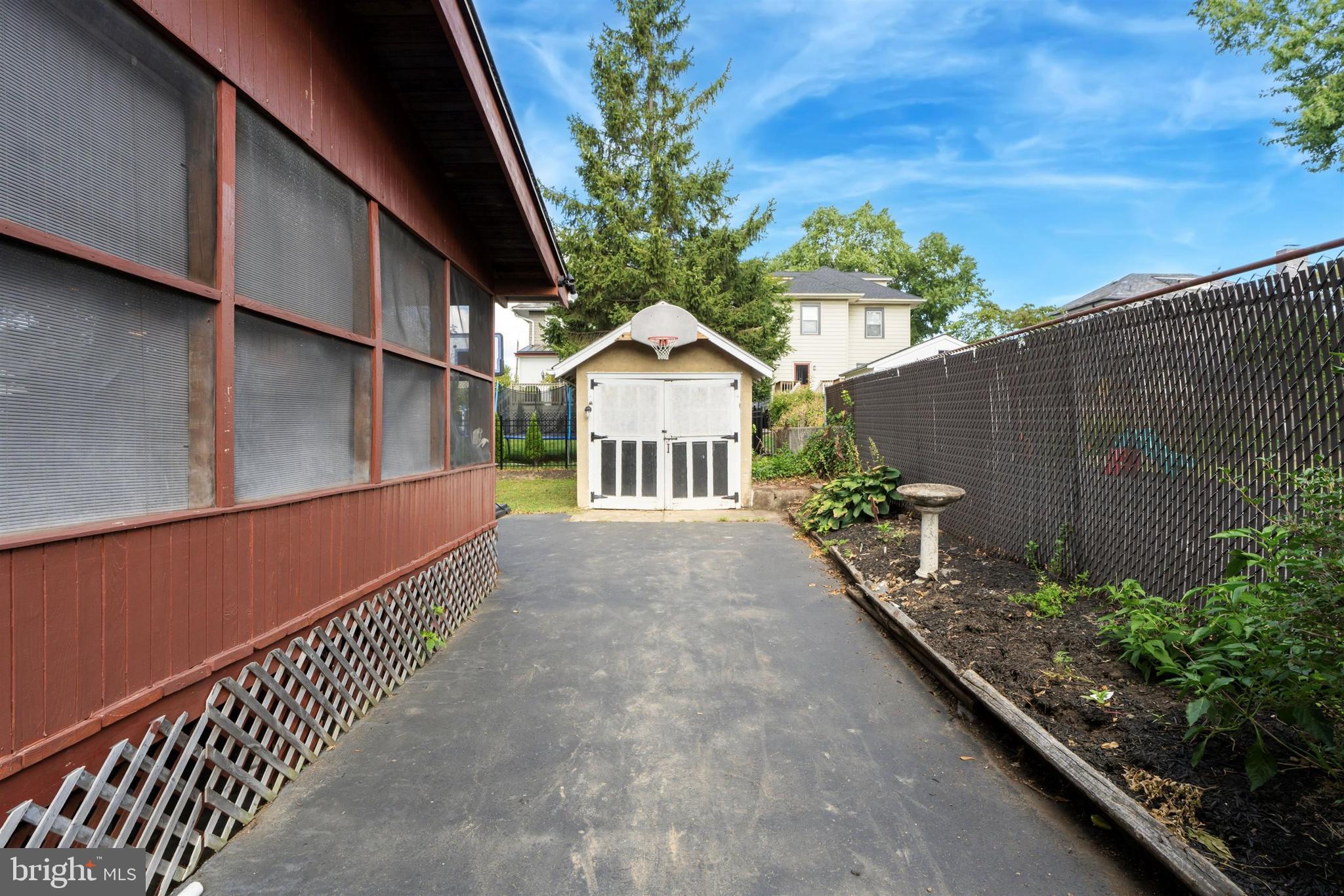 OAKMONT - Residential