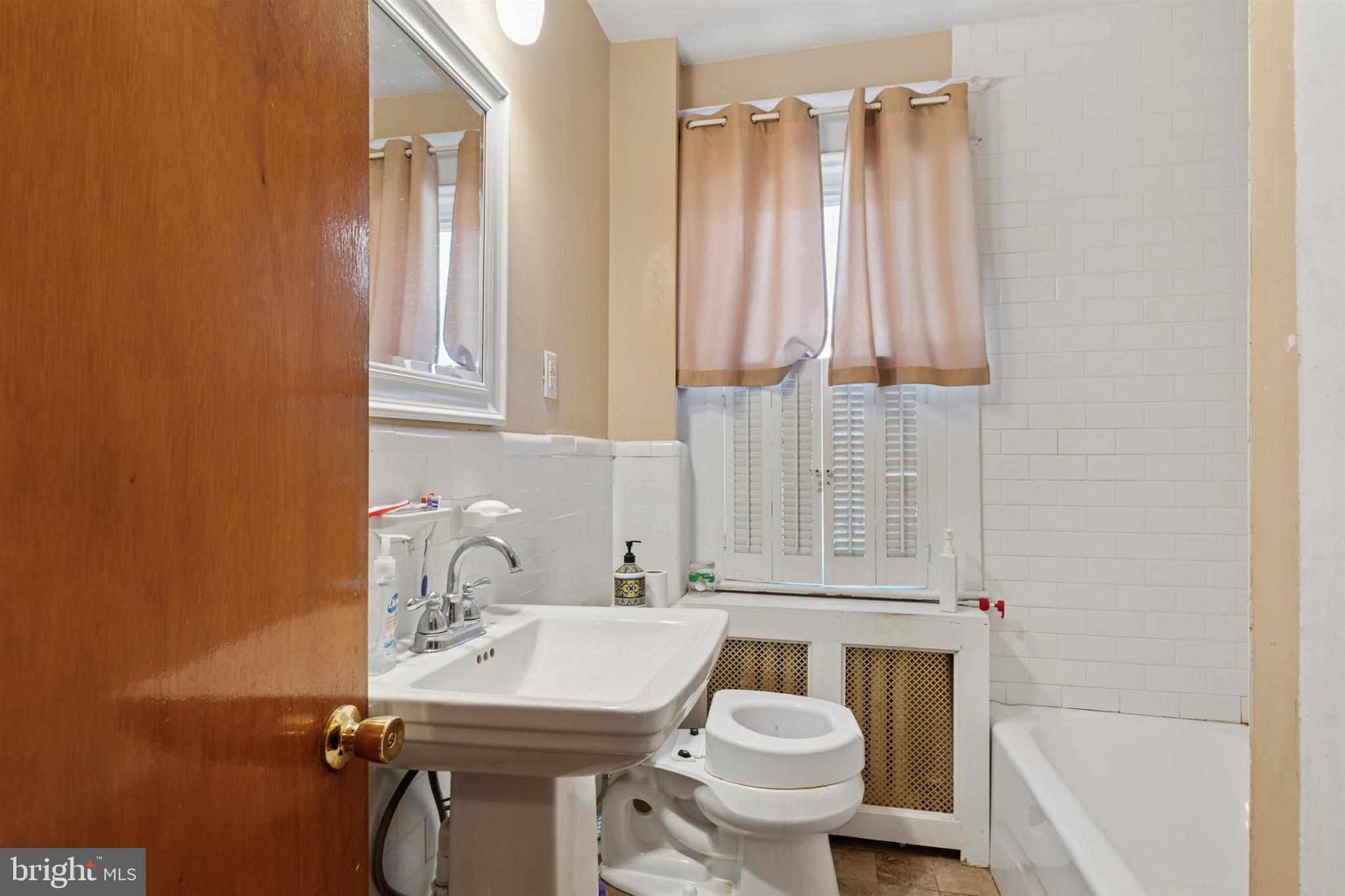 OAKMONT - Residential