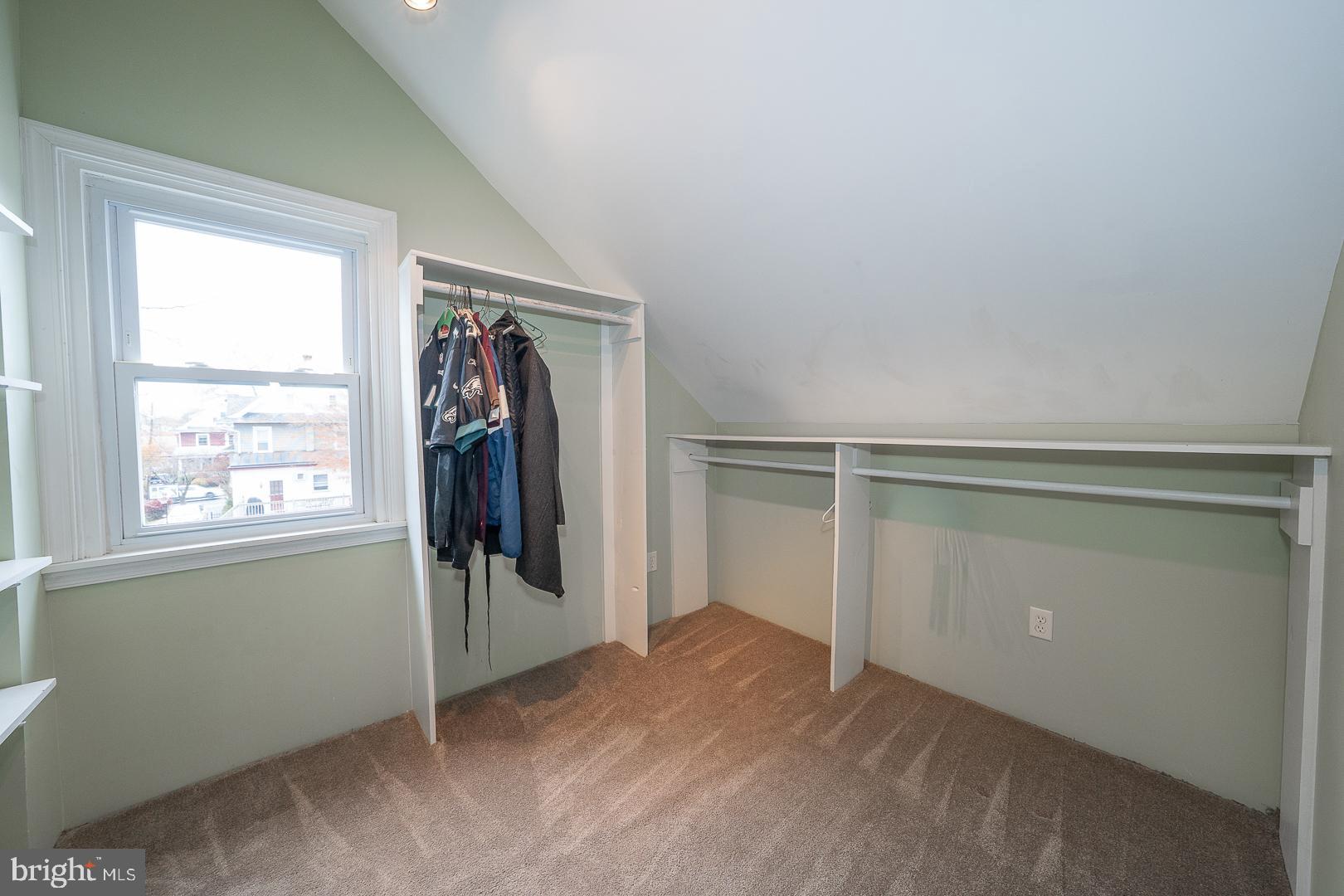 OAKMONT - Residential