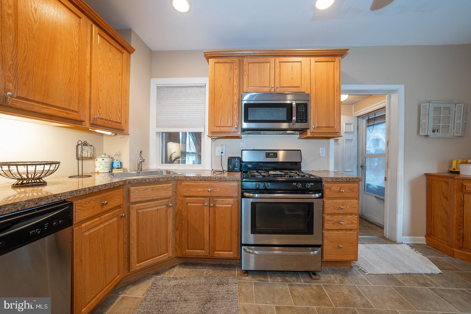 OAKMONT - Residential