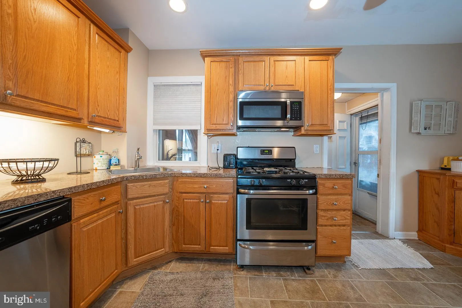 Havertown, Pennsylvania 19083, United States, 4 Bedrooms Bedrooms, ,2 BathroomsBathrooms,Residential,Active,253427