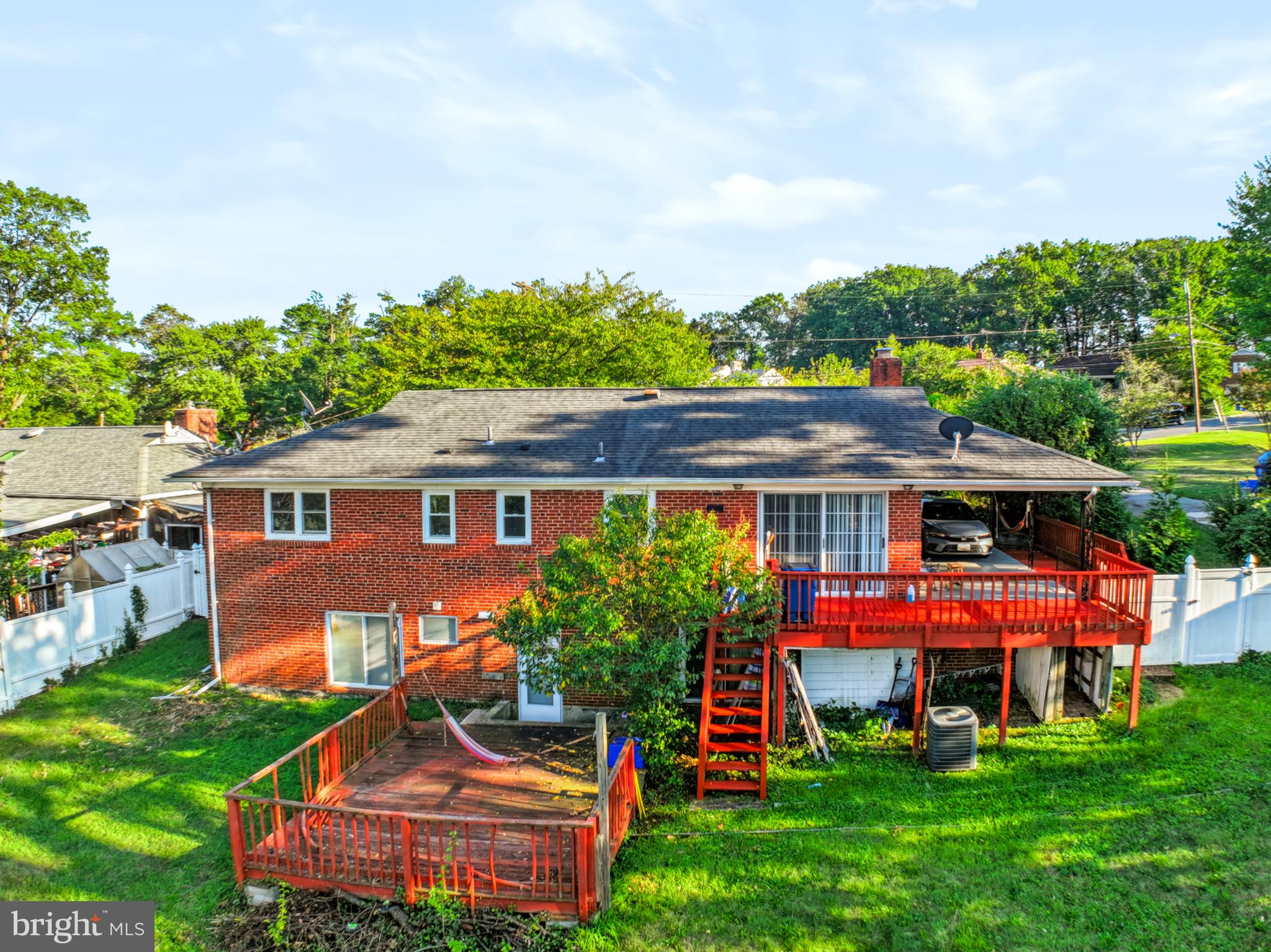 1906 FOREST DALE DRIVE