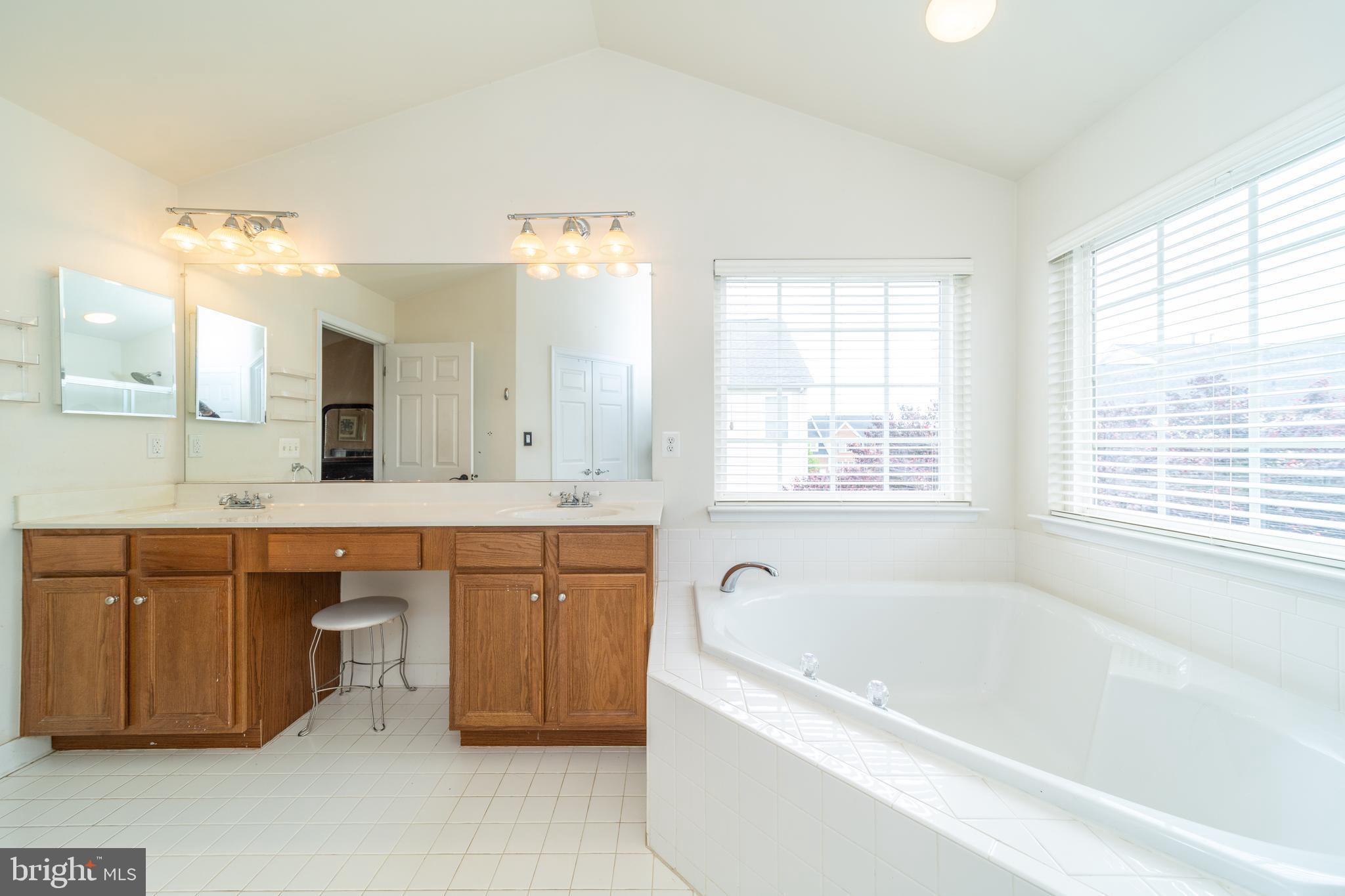 VICTORY LAKES - Residential