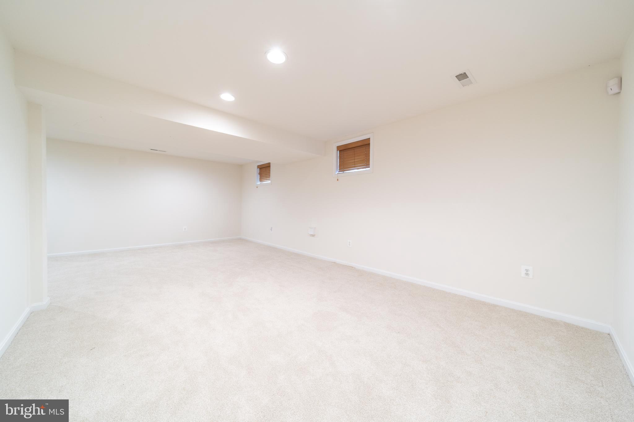 VICTORY LAKES - Residential