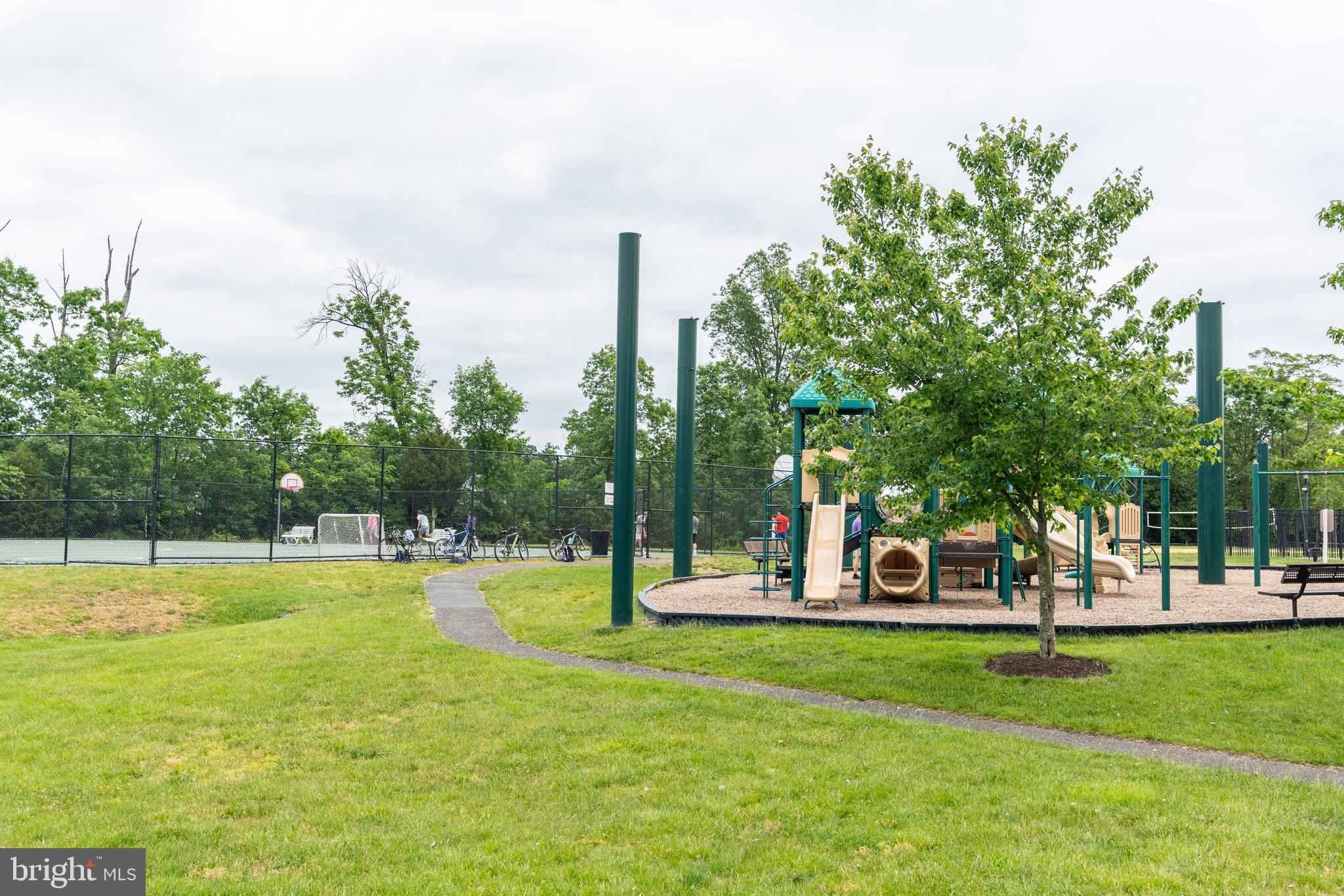 VICTORY LAKES - Residential