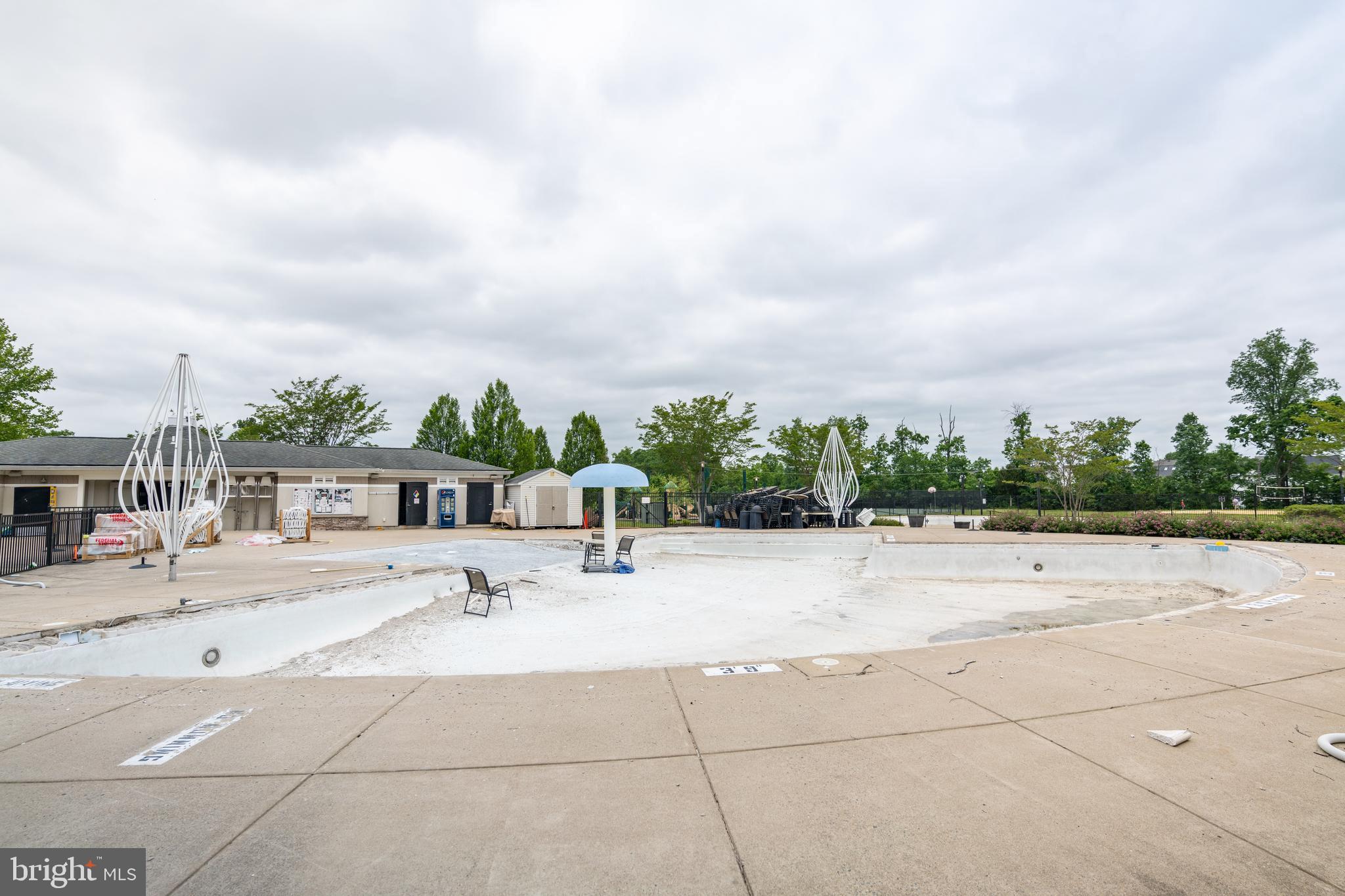 VICTORY LAKES - Residential