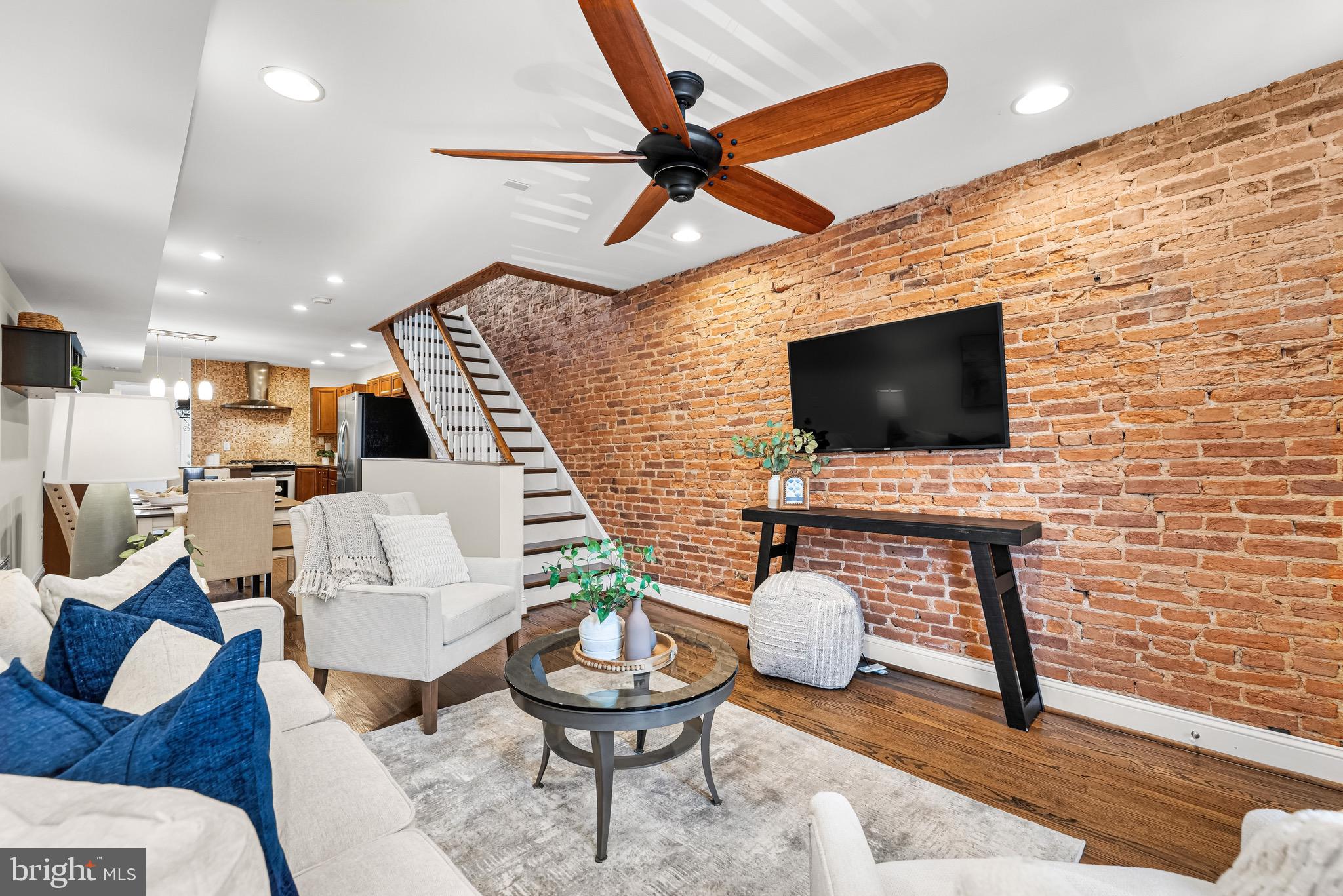 1348 ANDRE STREET