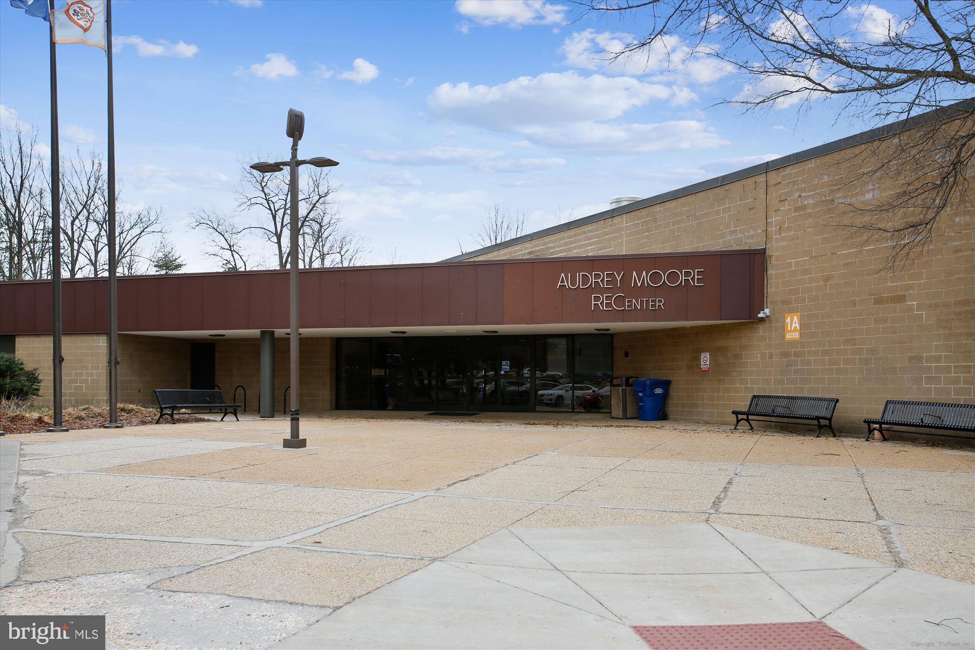 NORTH SPRINGFIELD - Residential