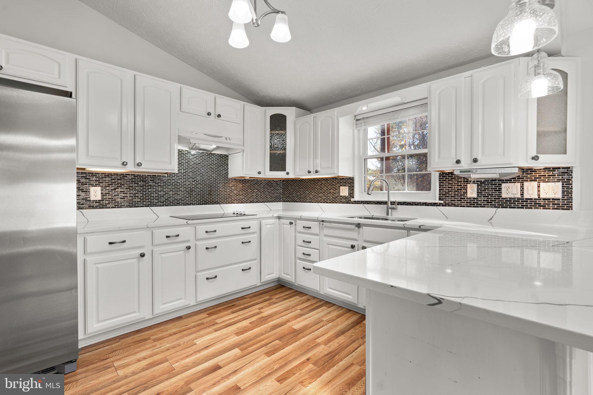 THUNDER HILL - Residential